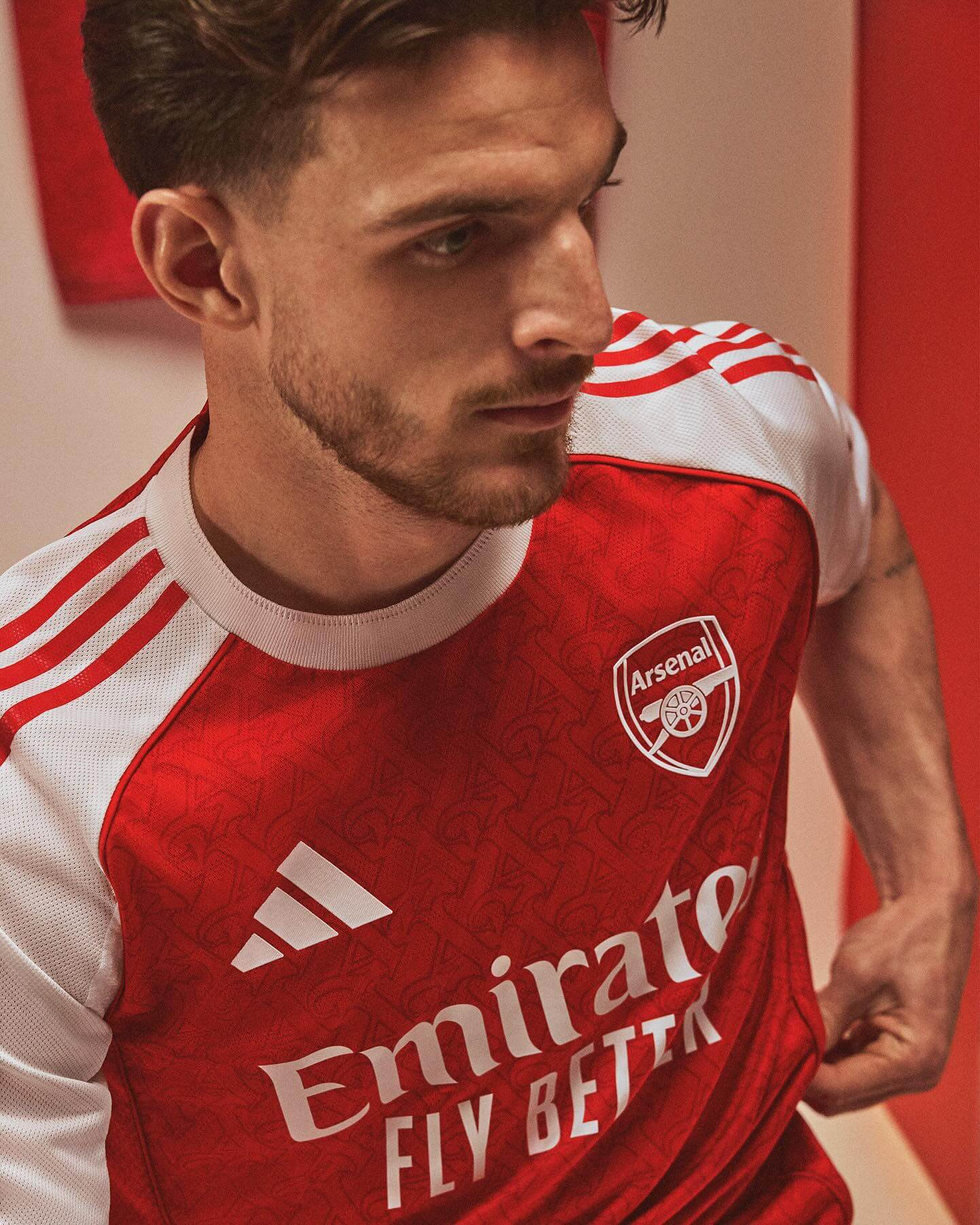 Adidas Apresenta a camisa do Arsenal para 2025/26