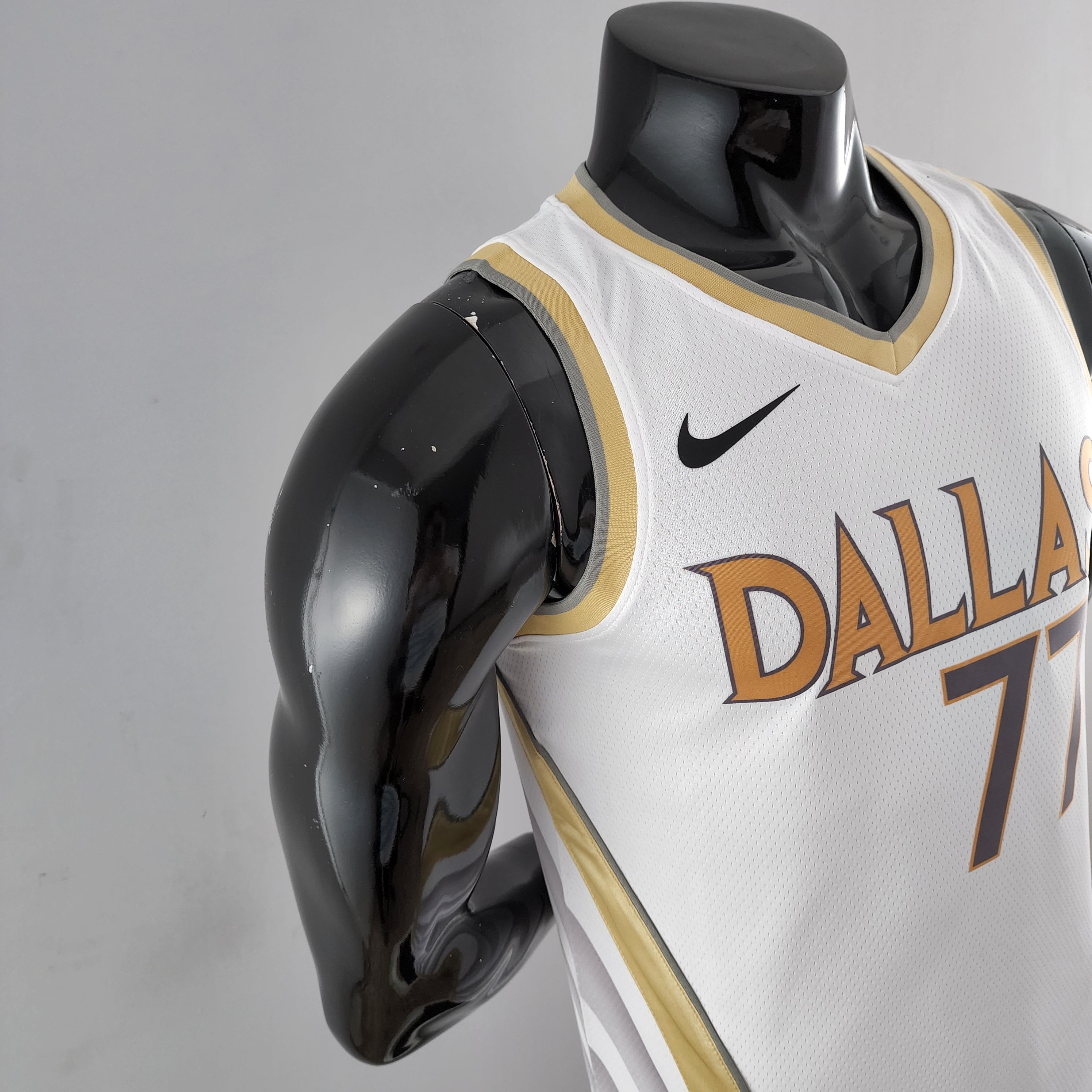 Regata NBA Dallas Mavericks - Doncic #77 City Edition White