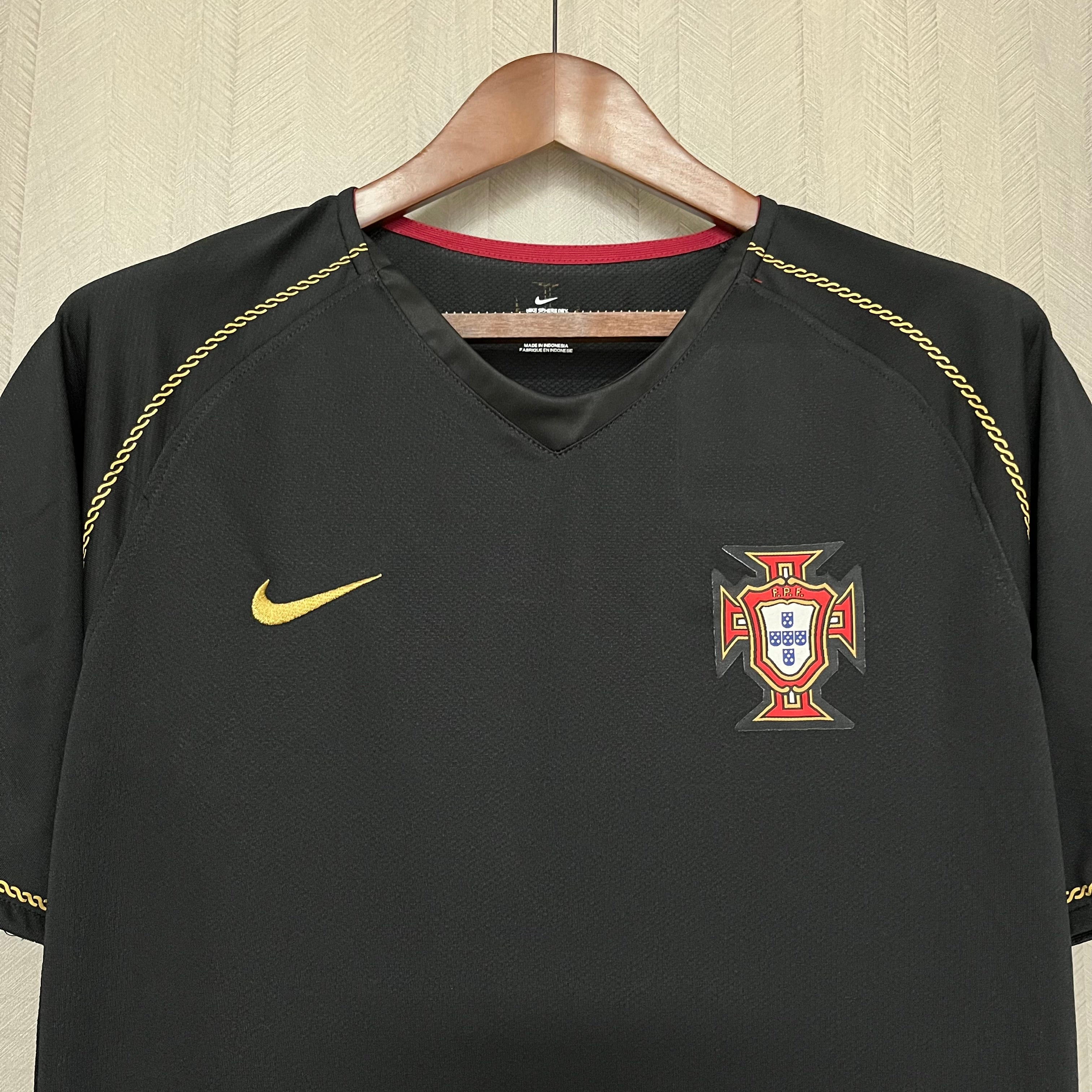 CAMISA RETRÔ PORTUGAL AWAY 2006