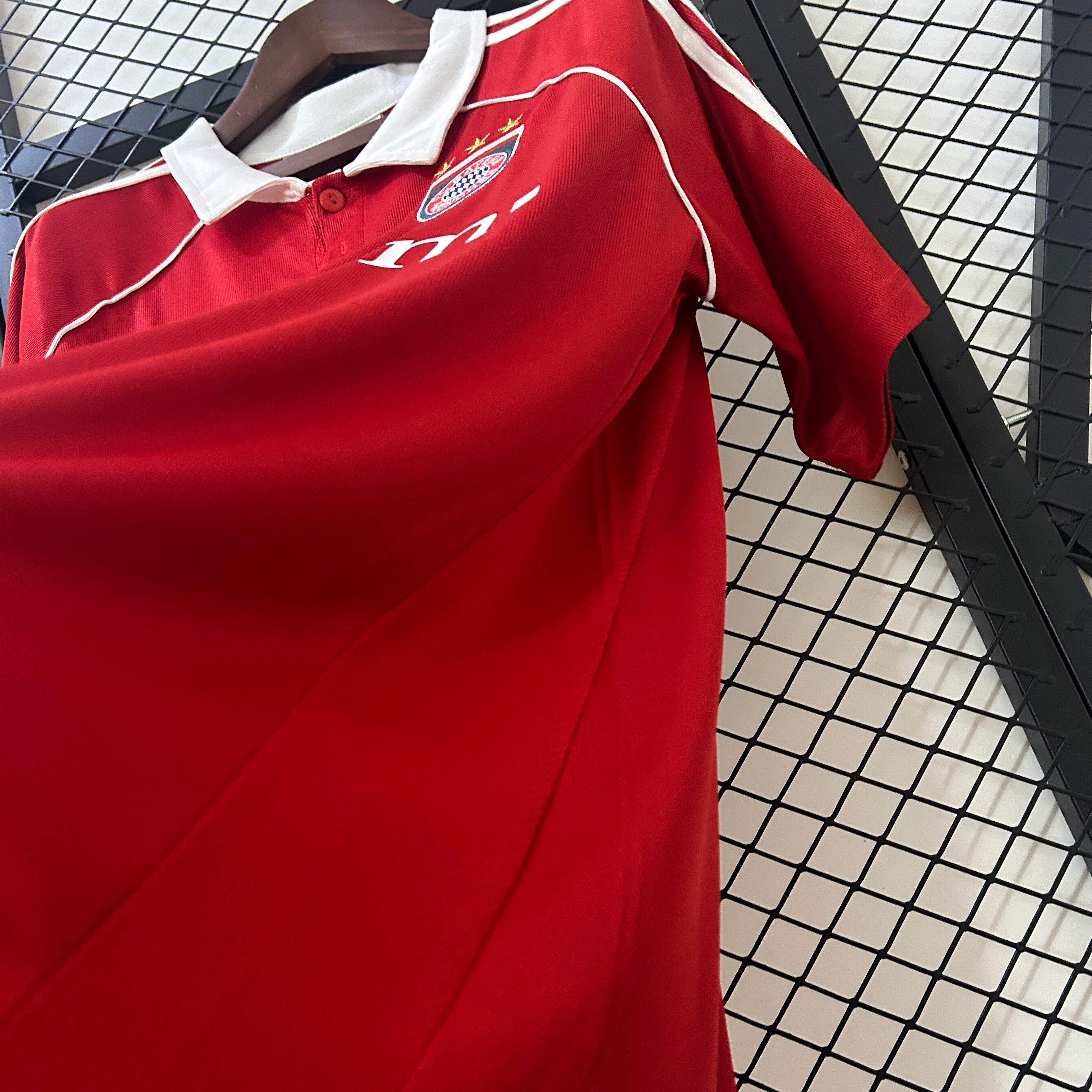 CAMISA RETRÔ BAYERN DE MUNICH HOME 05/06