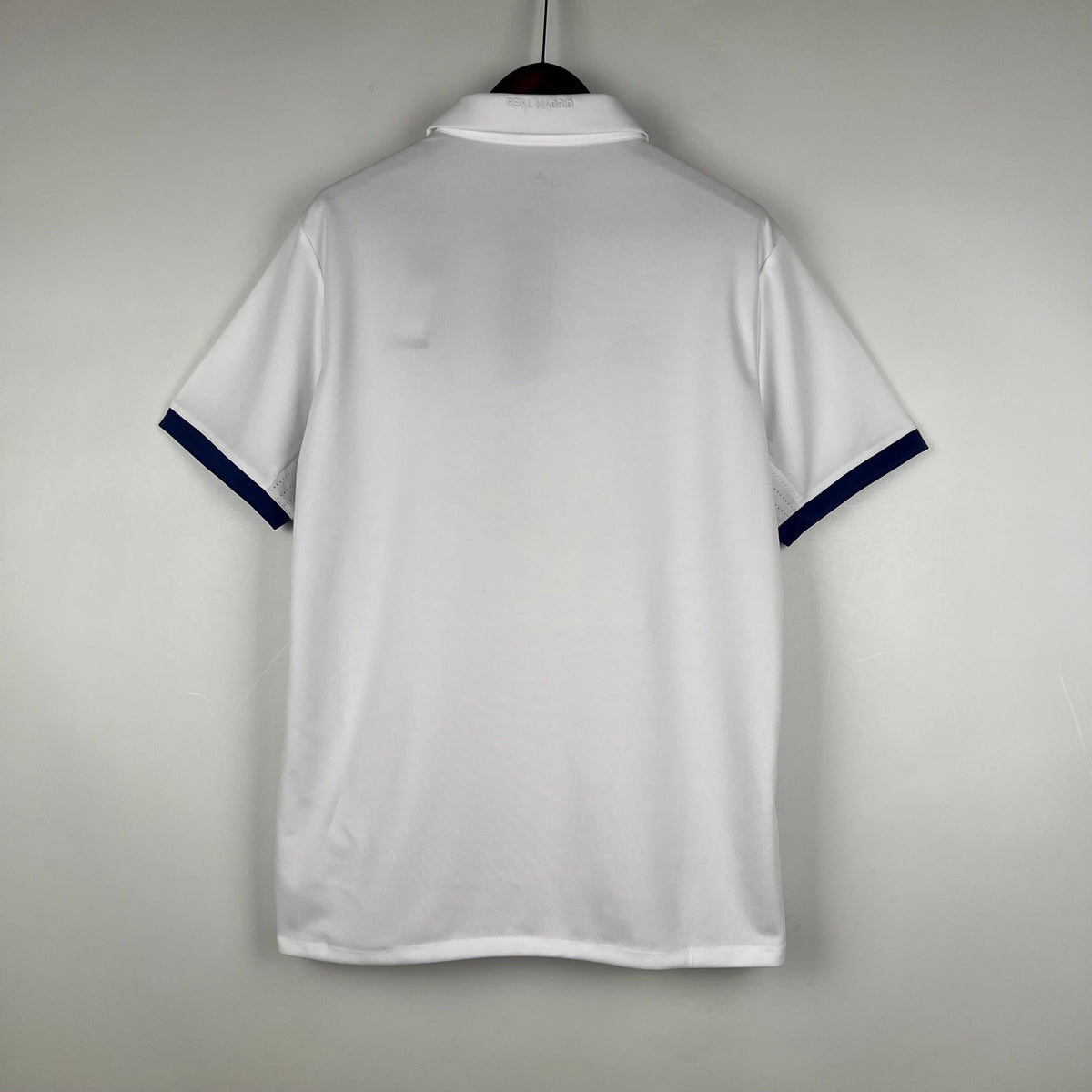 CAMISA RETRÔ REAL MADRID HOME 16/17