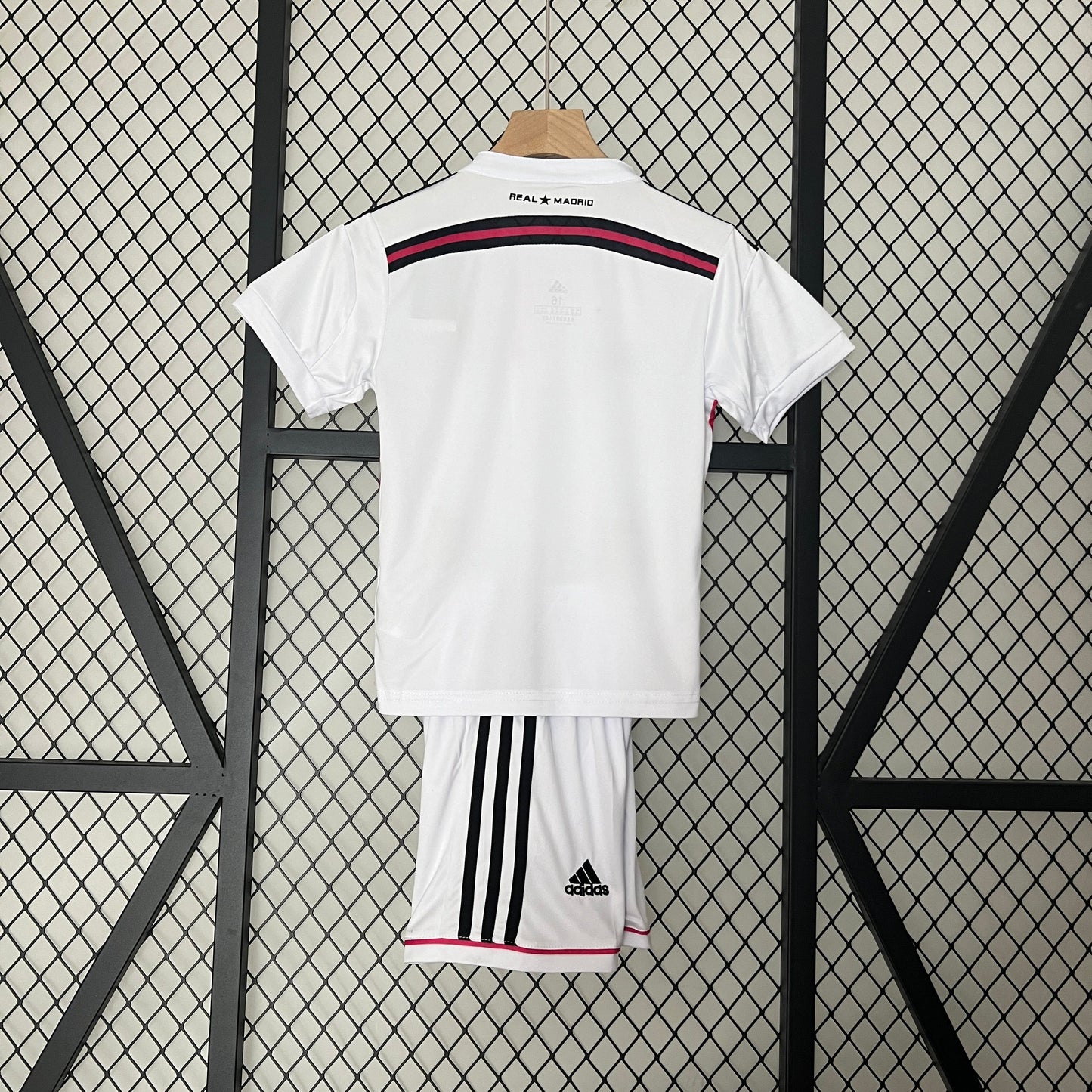 KIT INFANTIL RETRÔ REAL MADRID HOME 14/15
