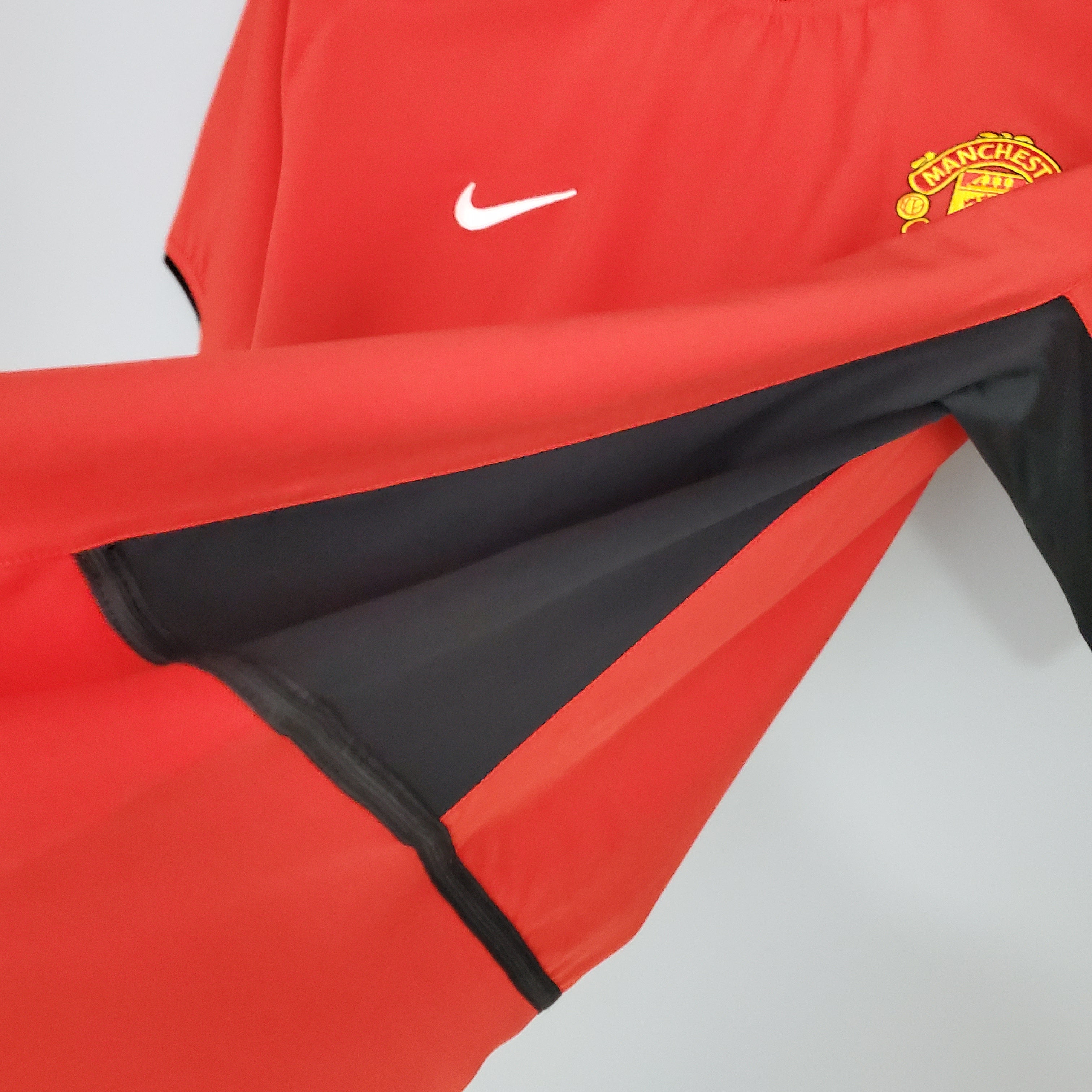 CAMISA RETRÔ MANCHESTER UNITED HOME 02/04