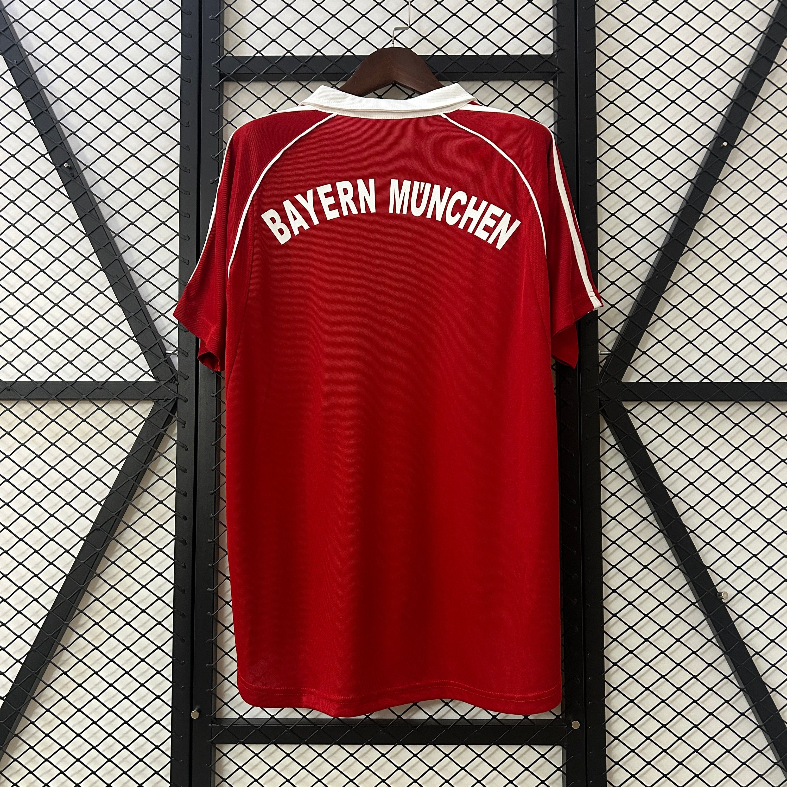 CAMISA RETRÔ BAYERN DE MUNICH HOME 05/06