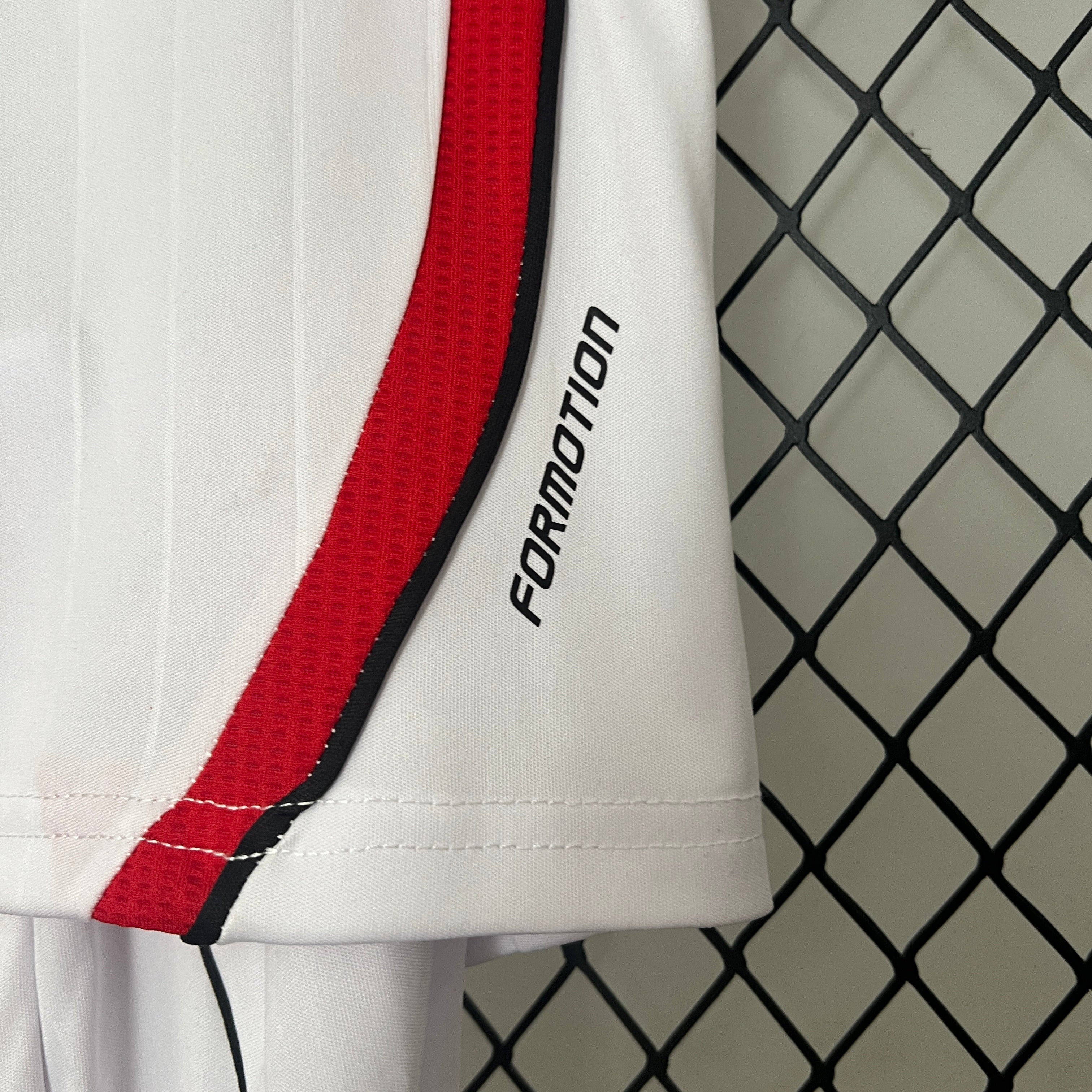 KIT INFANTIL RETRÔ MILAN AWAY 06/07
