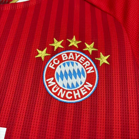 CONJUNTO INFANTIL BAYERN TITULAR I 2026/27