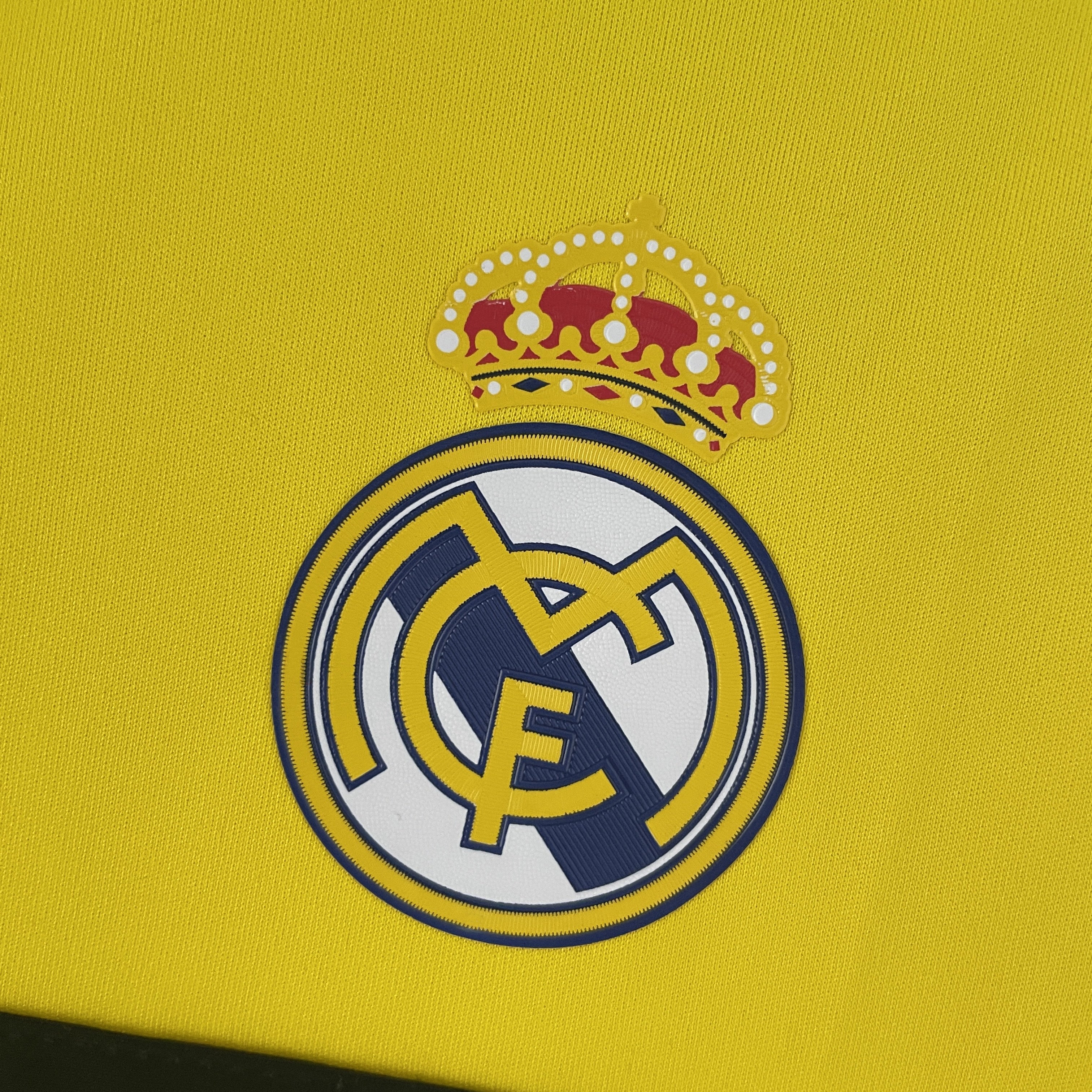 CAMISA RETRÔ REAL MADRID GOLEIRO YELLOW 11/12