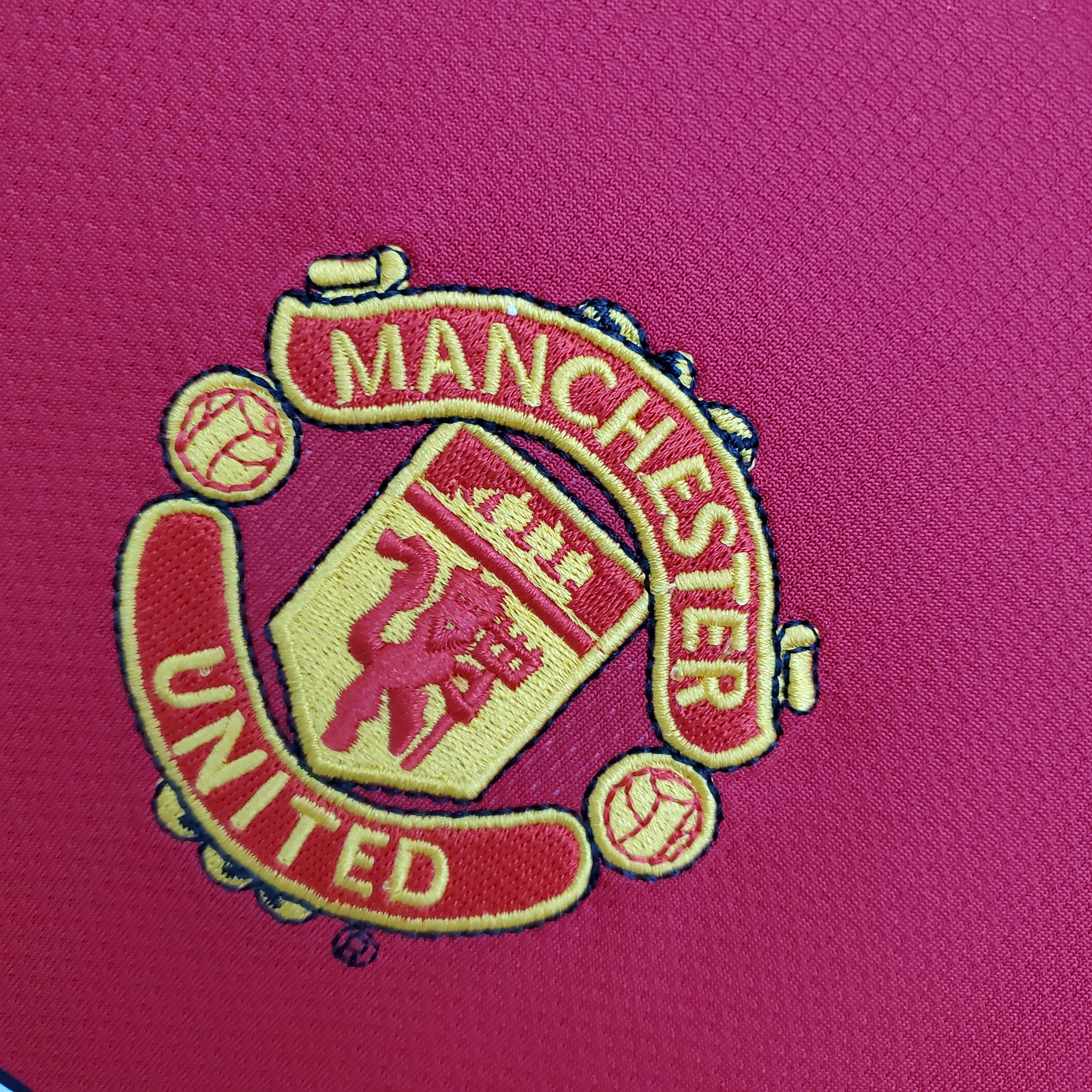 CAMISA RETRÔ MANCHESTER UNITED HOME 05/06