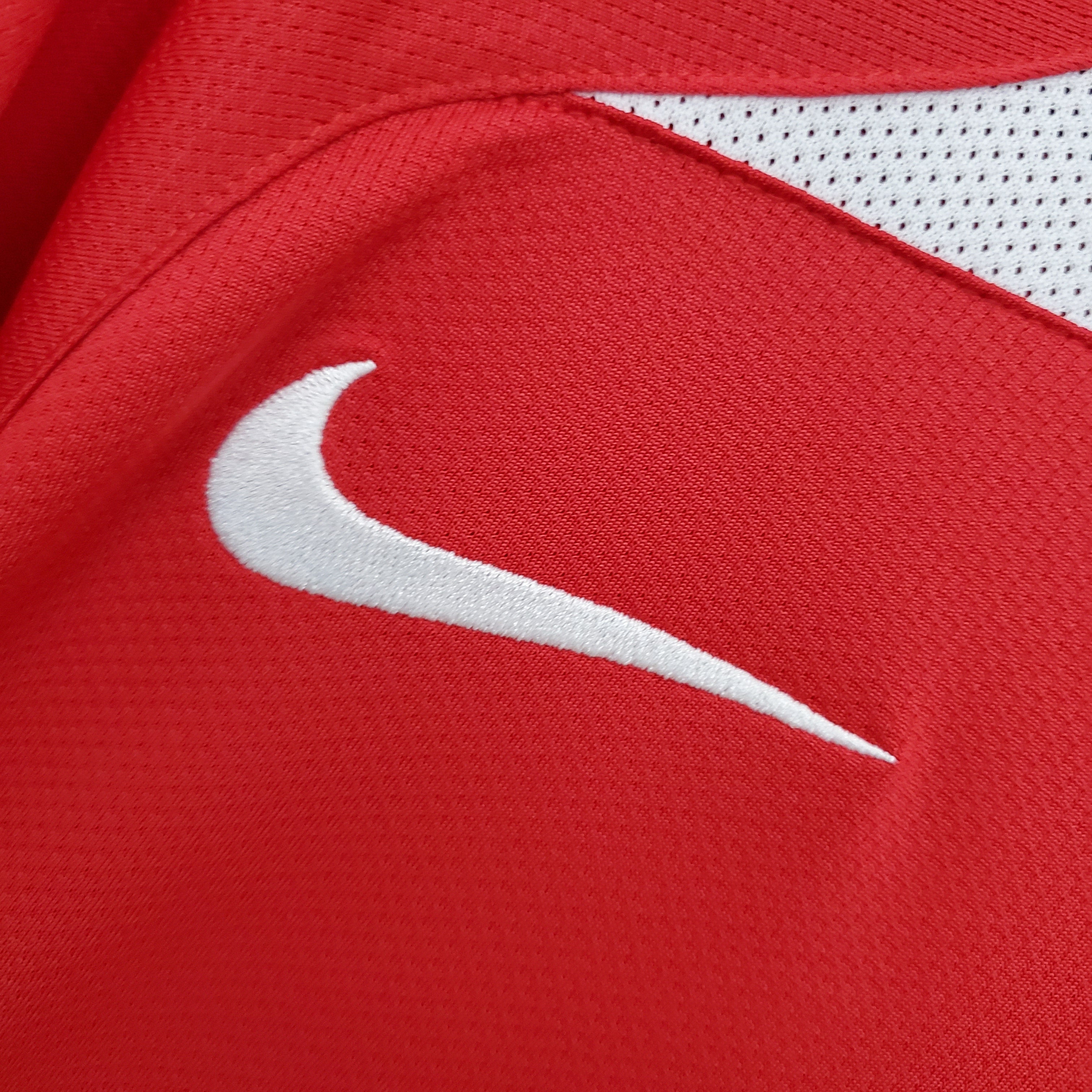 CAMISA RETRÔ MANCHESTER UNITED HOME 05/06