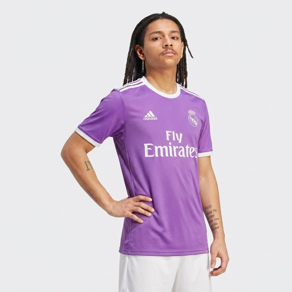 Camisa Retrô Real Madrid 2017/18 Away Roxa