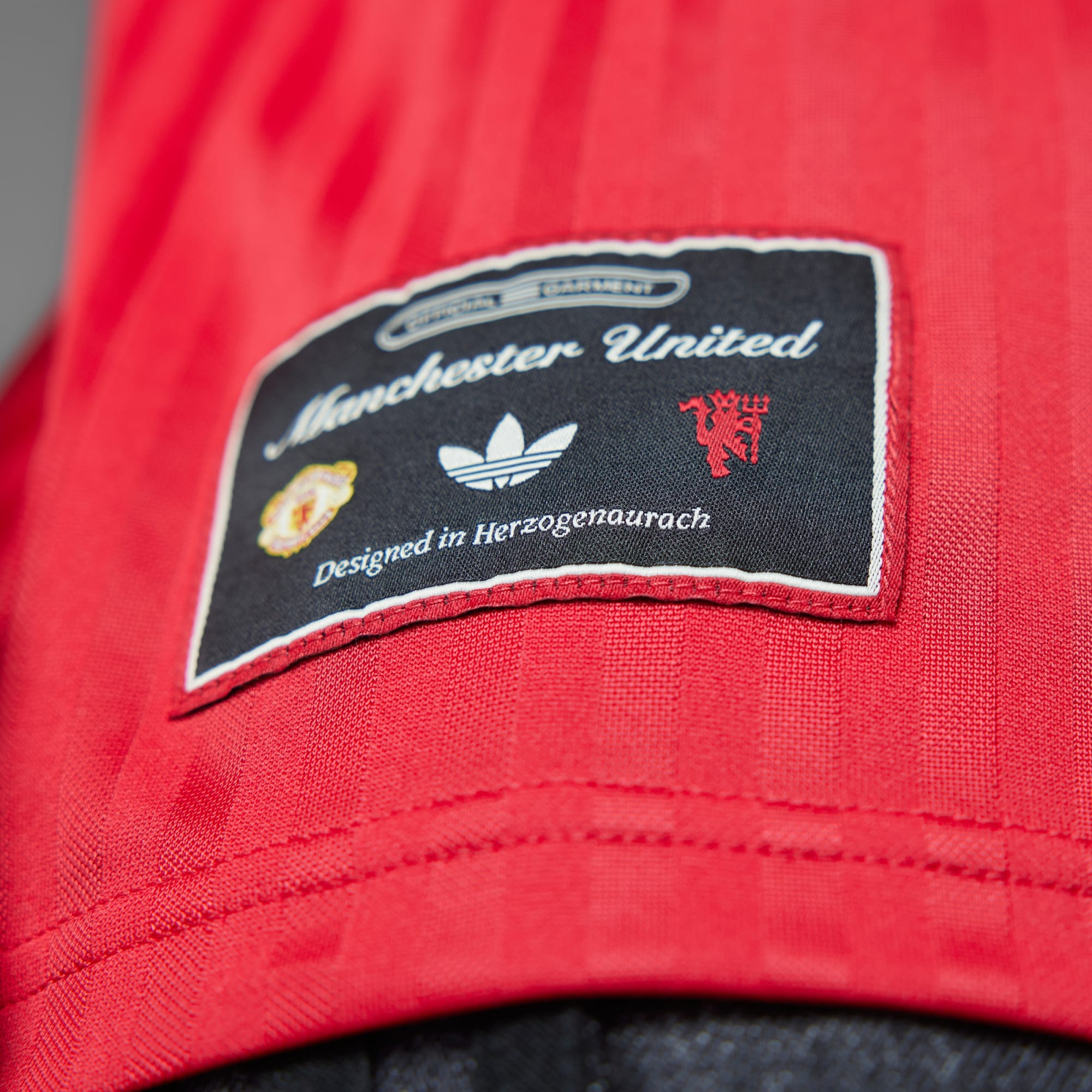 CAMISA MANCHESTER UNITED TERRACE ICON 2025