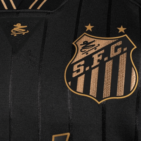 CAMISA PEIXE CHARLIE BROWN JR 2024/25 MASCULINA PRETA/DOURADA