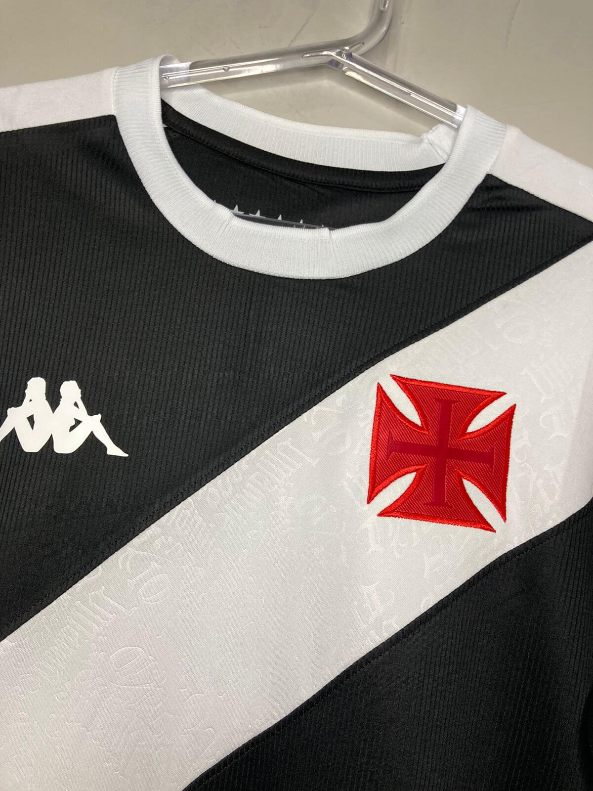 camisa_kappa_vasco_i_brasileirão_lançamento_torcedor_preta_2024-25_home_roberto_dinamite_payet