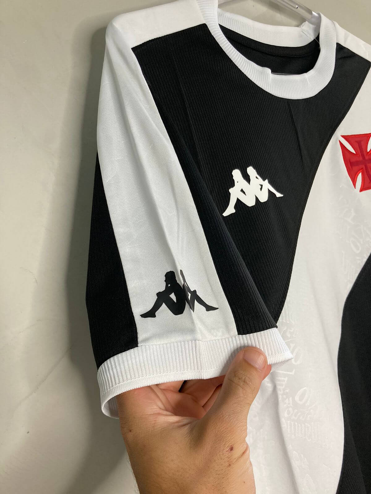 camisa_kappa_vasco_i_brasileirão_lançamento_torcedor_preta_2024-25_home_roberto_dinamite_payet