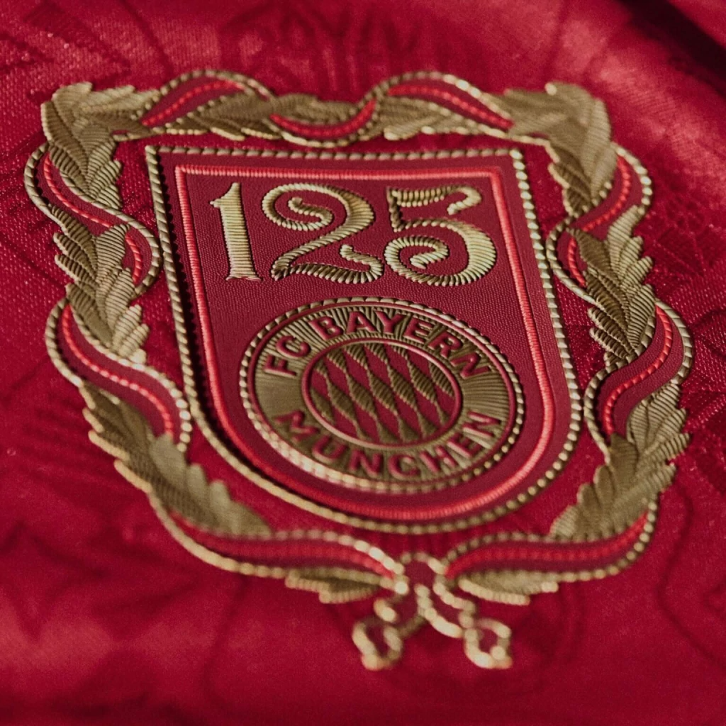 CAMISA BAYERN ESPECIAL 2025/26 125 ANOS VERMELHA TORCEDOR
