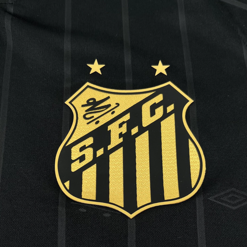 CAMISA PEIXE CHARLIE BROWN JR 2024/25 MASCULINA PRETA/DOURADA