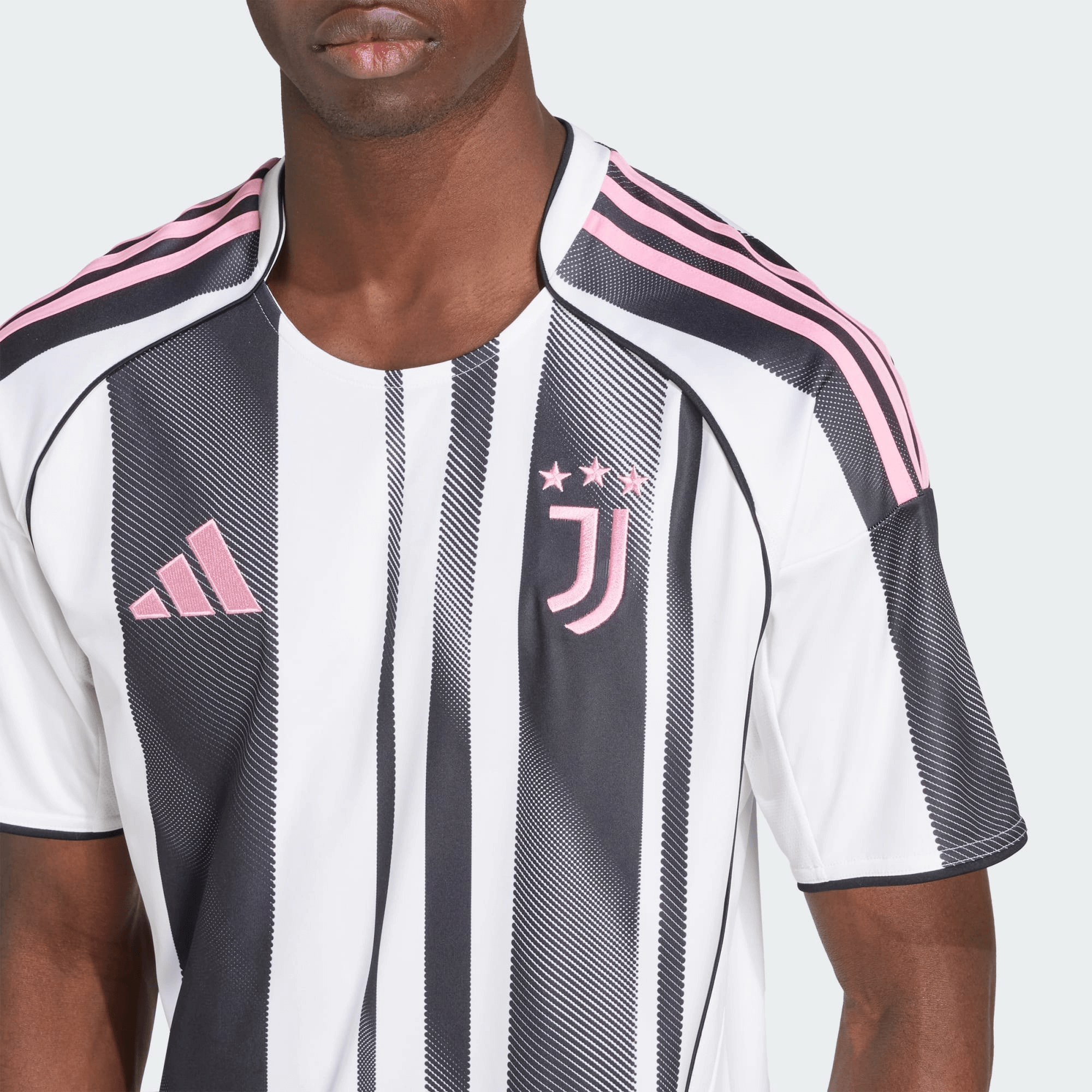 CAMISA JUVENTUS I TITULAR 2025 TORCEDOR PRETA/BRANCA MASCULINA