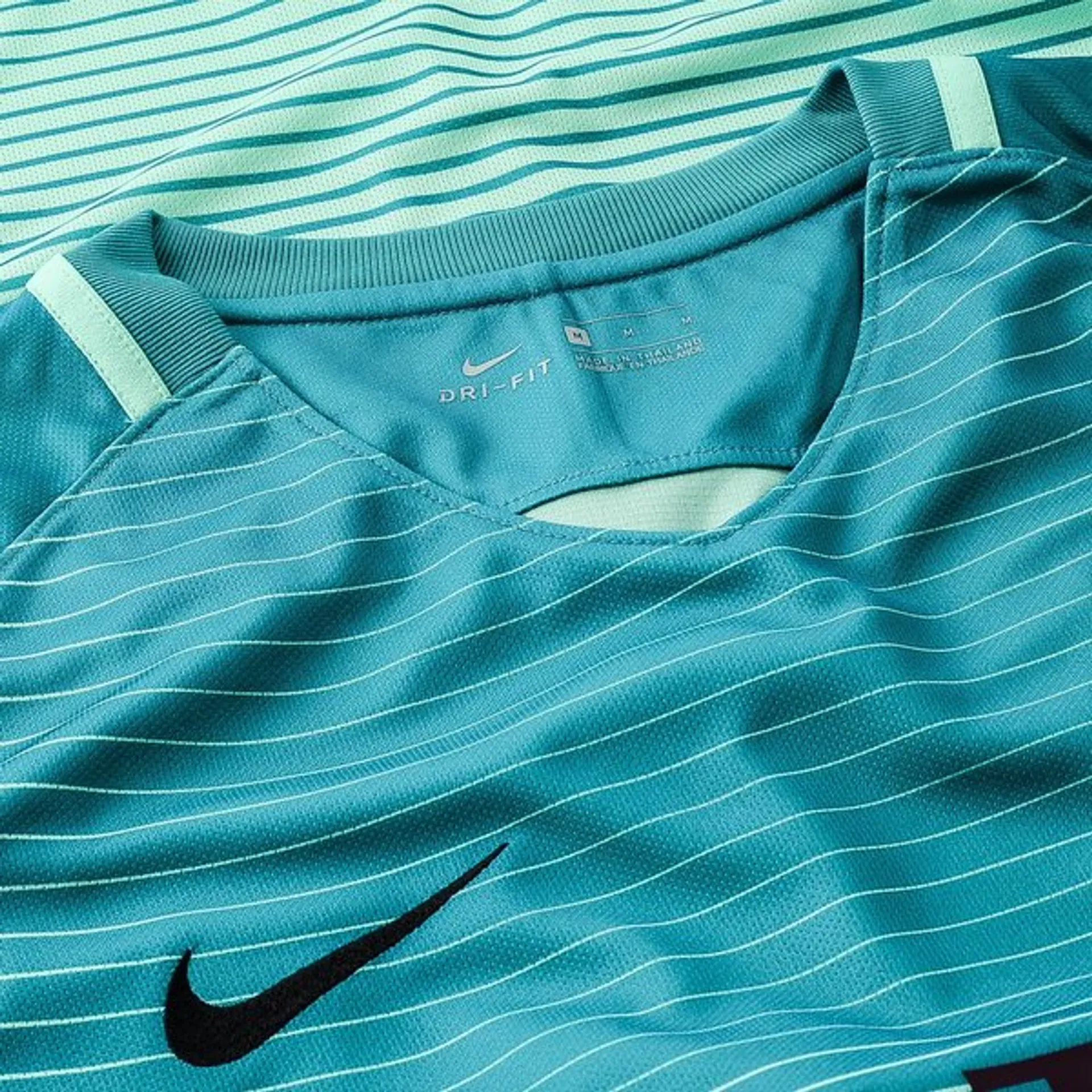 CAMISA RETRÔ BARCELONA THIRD 2016/17 GRENÁ MASCULINA + CHAVEIRO ESPECIAL DE BRINDE