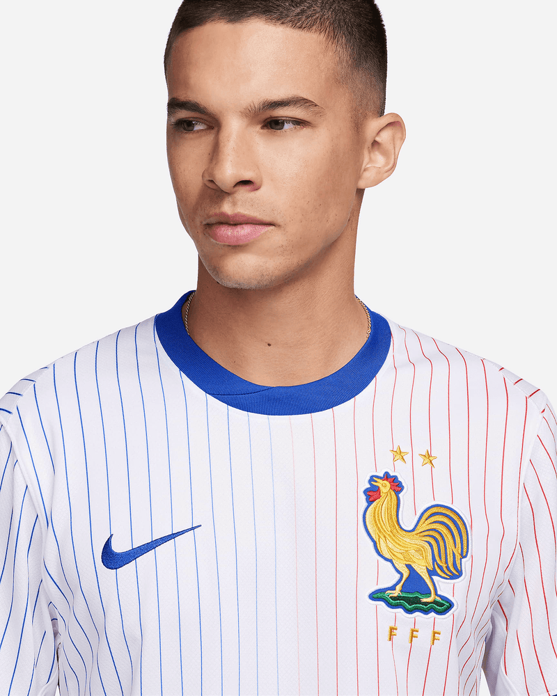 camisa_nike_frança_ii_masculina_eurocopa_lançamento_jogador_branca_2024-25_away_mbappe