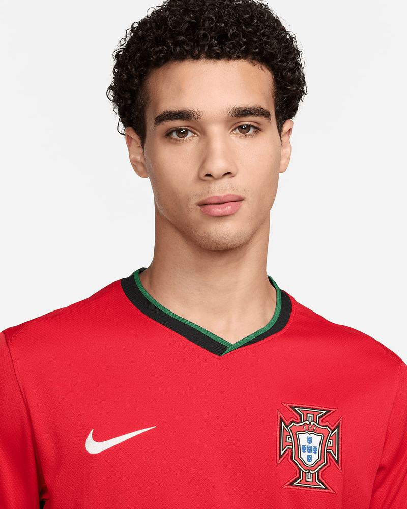 camisa_nike_portugal_i_masculina_eurocopa_lançamento_torcedor_vermelha_2024-25_home