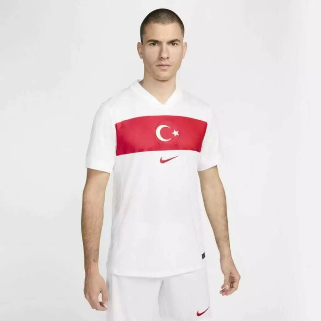 camisa_nike_turquia_i_masculina_eurocopa_lançamento_torcedor_branca_vermelha_2024-25_home