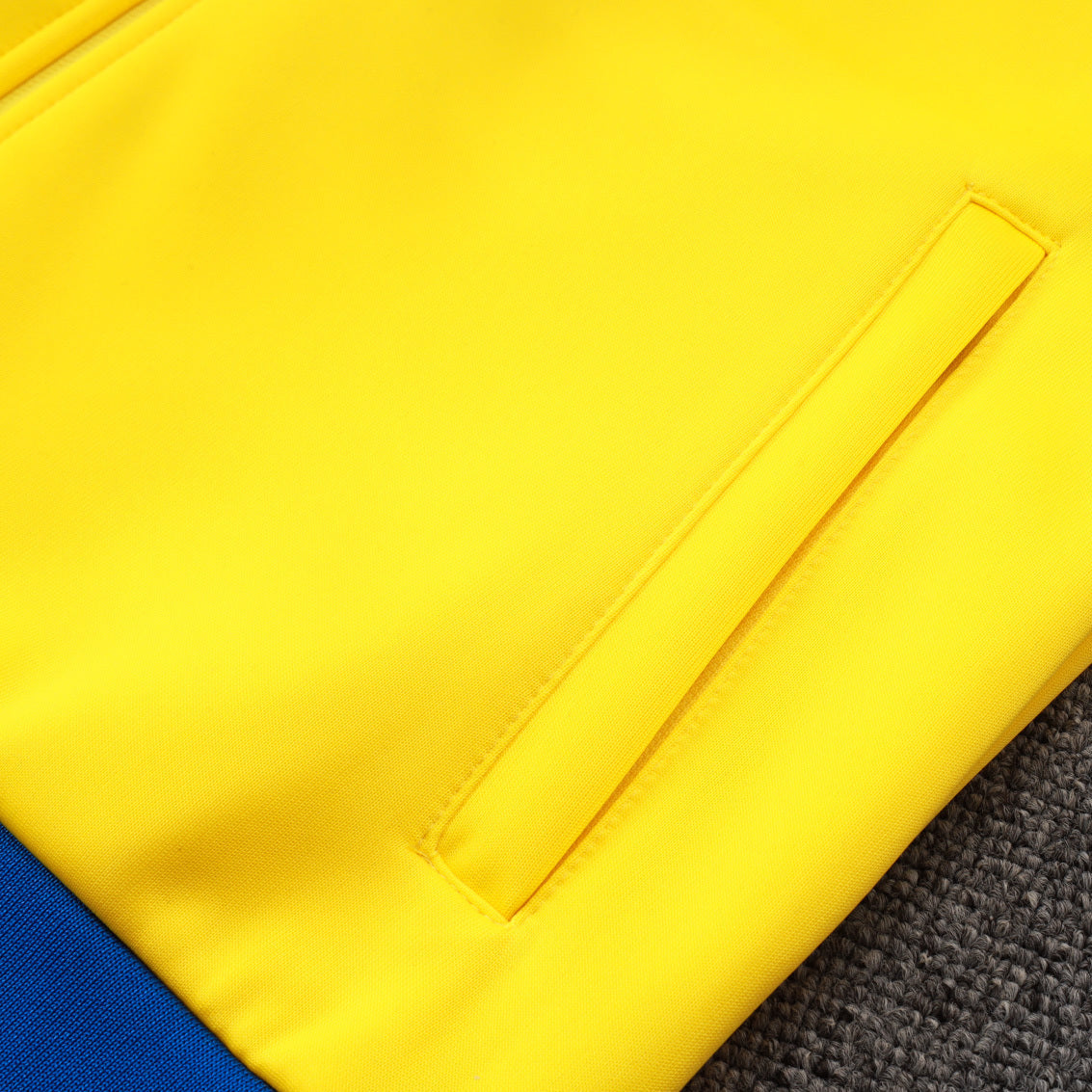 AGASALHO BRASIL AMARELO