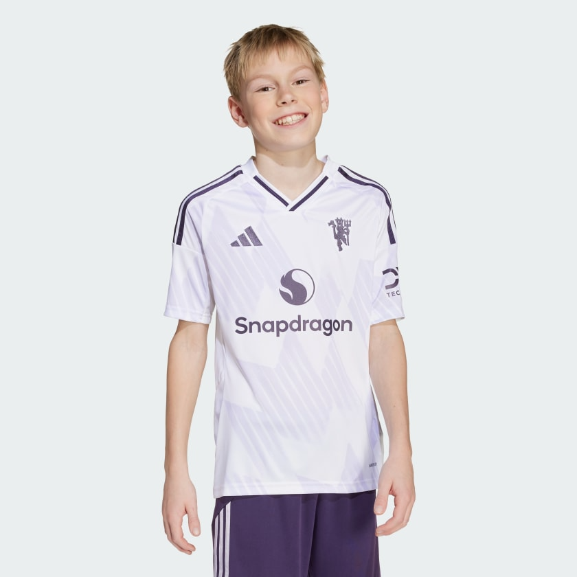 CONJUNTO INFANTIL MANCHESTER UNITED RESERVA II 2025/26