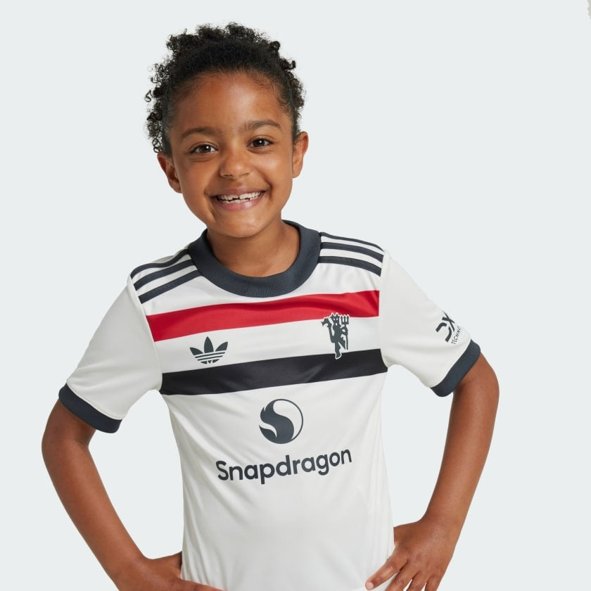 CONJUNTO INFANTIL MANCHESTER UNITED THIRD III 2024/25