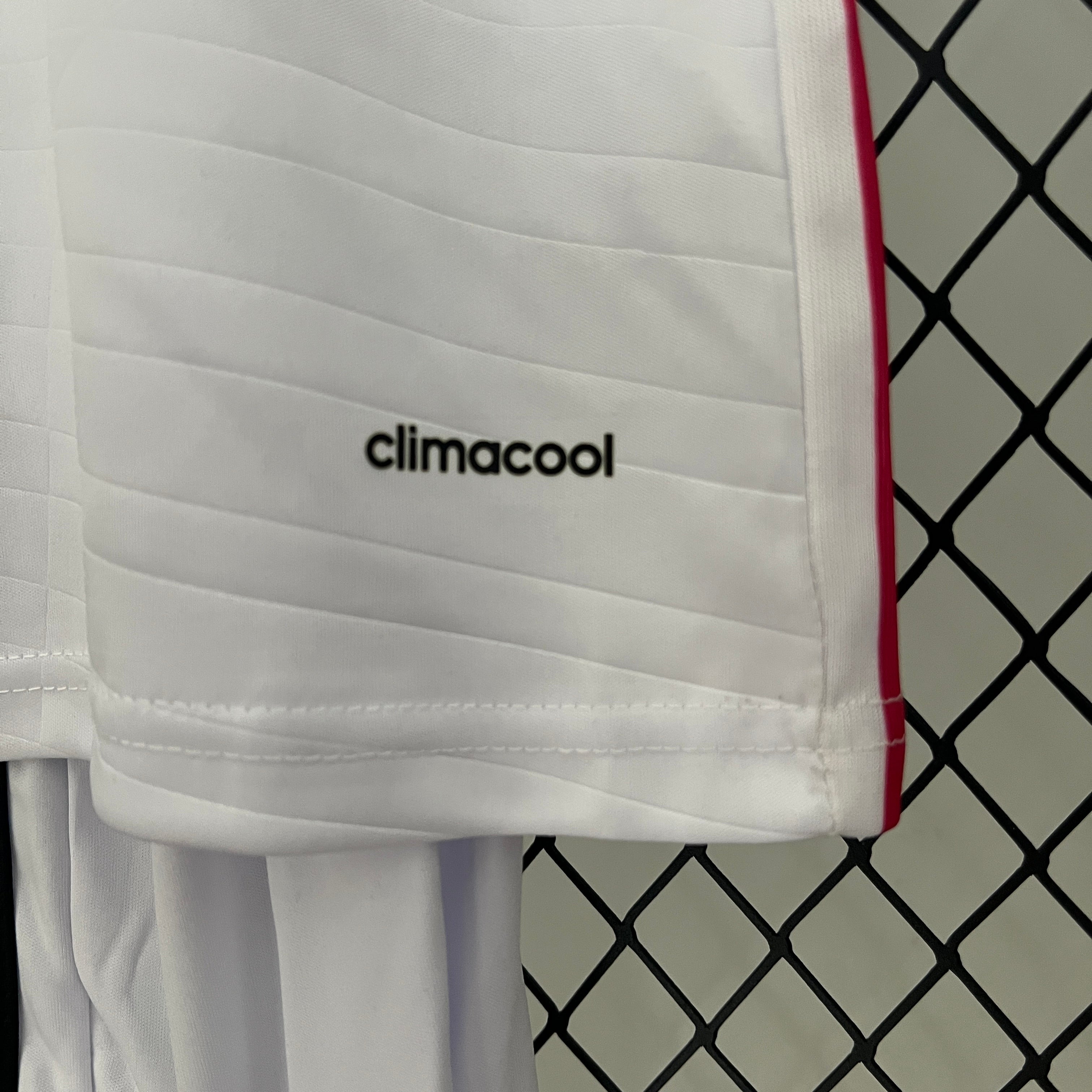 KIT INFANTIL RETRÔ REAL MADRID HOME 14/15