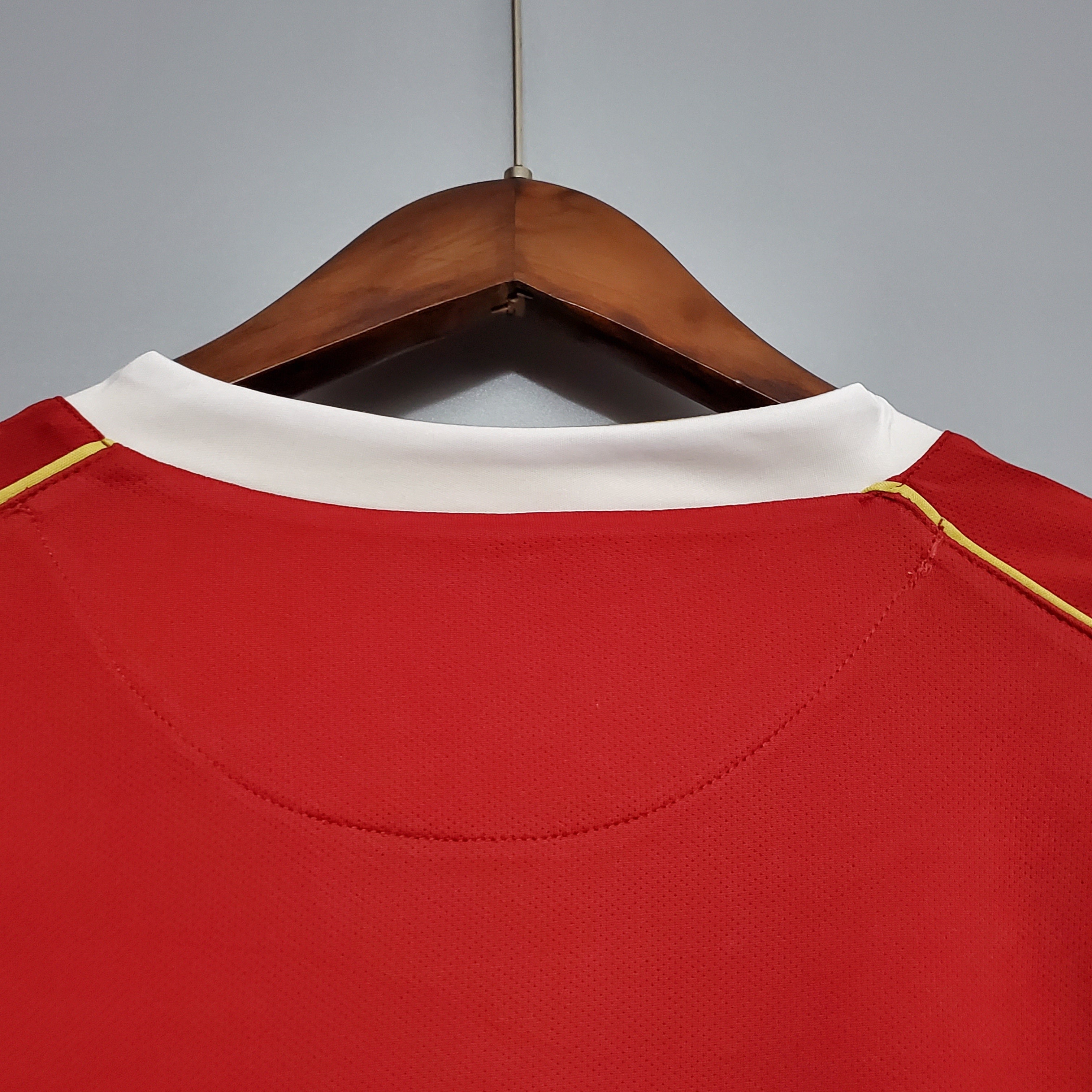 CAMISA RETRÔ MANCHESTER UNITED HOME MANGA LONGA 06/07