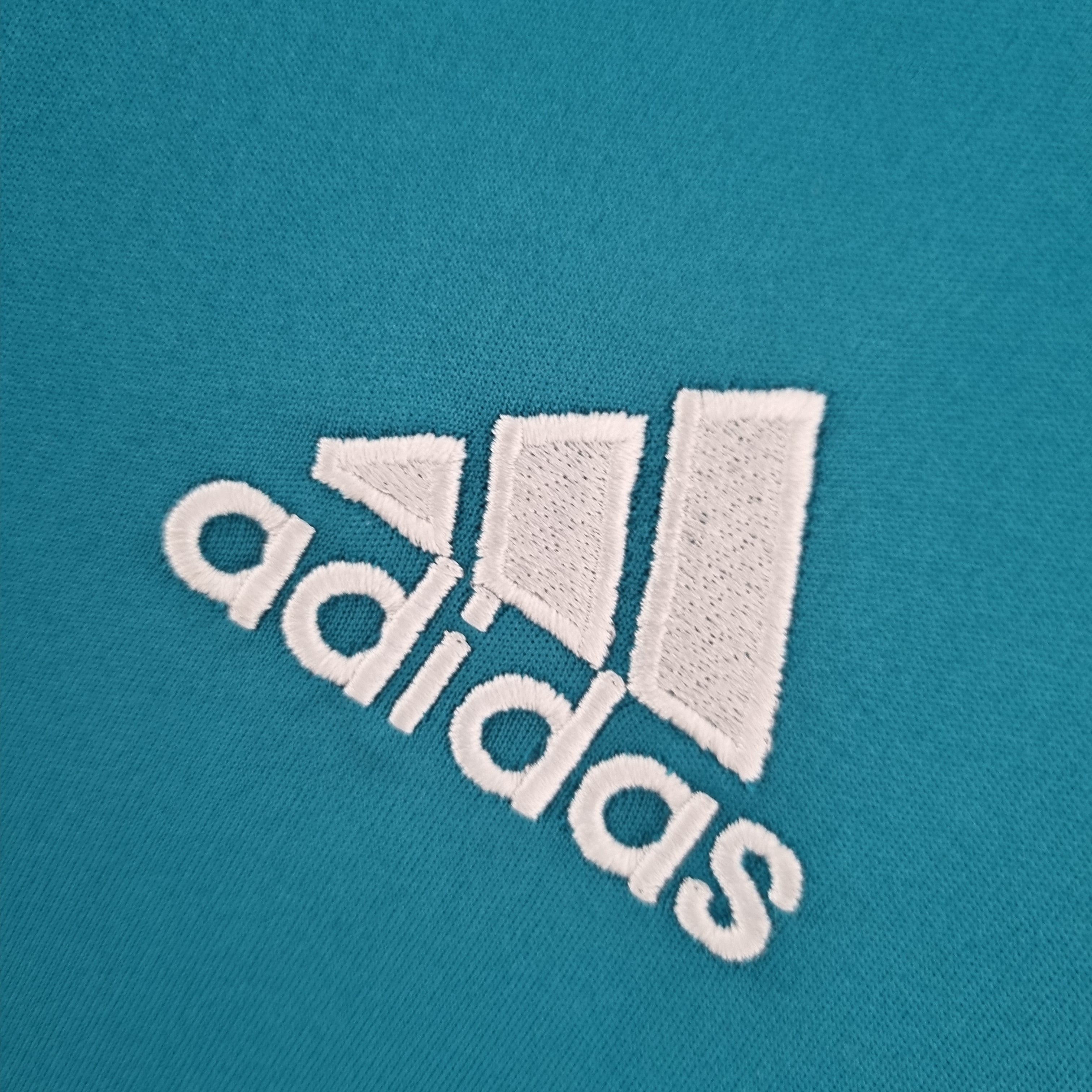 CAMISA RETRÔ REAL MADRID THIRD 17/18