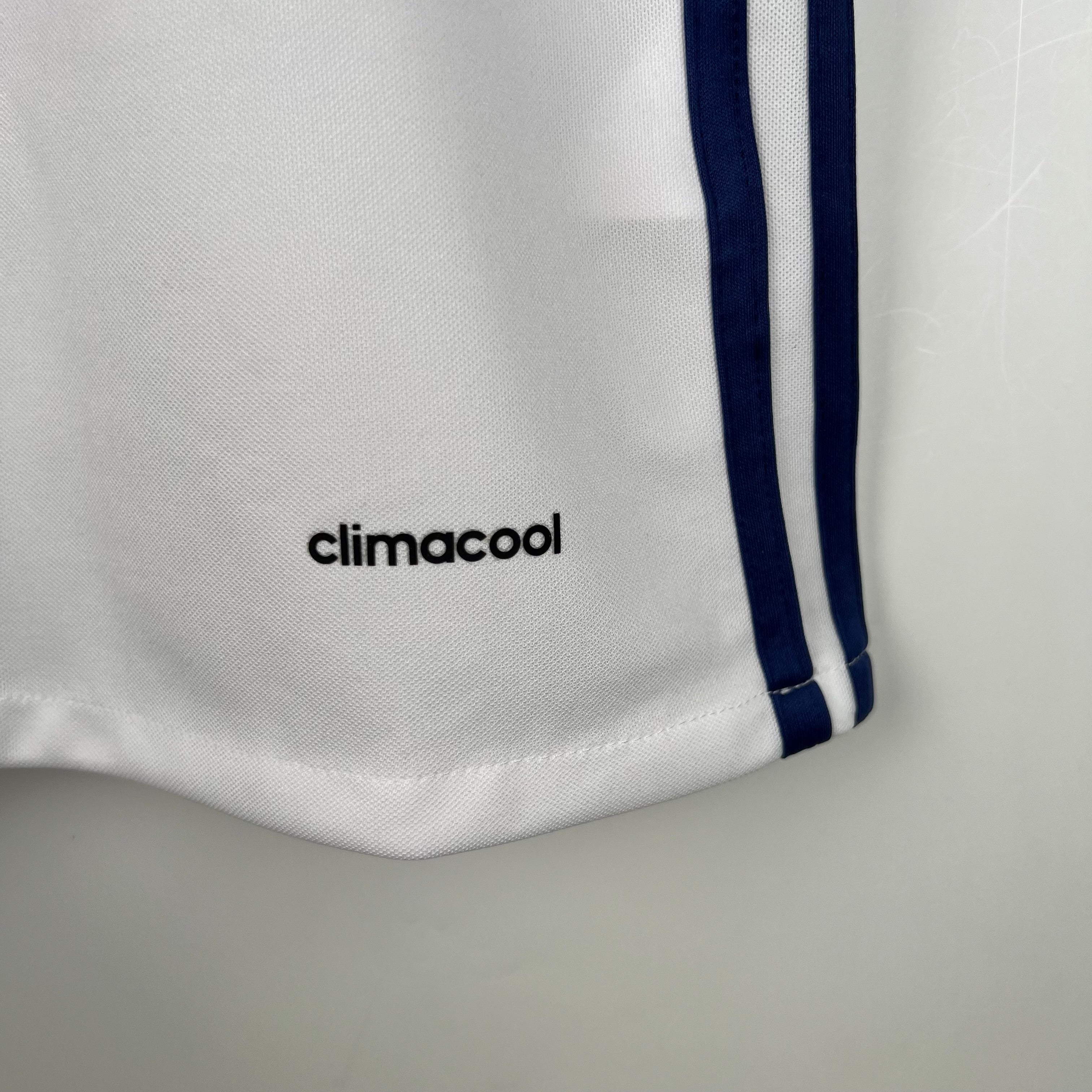CAMISA RETRÔ REAL MADRID HOME 16/17