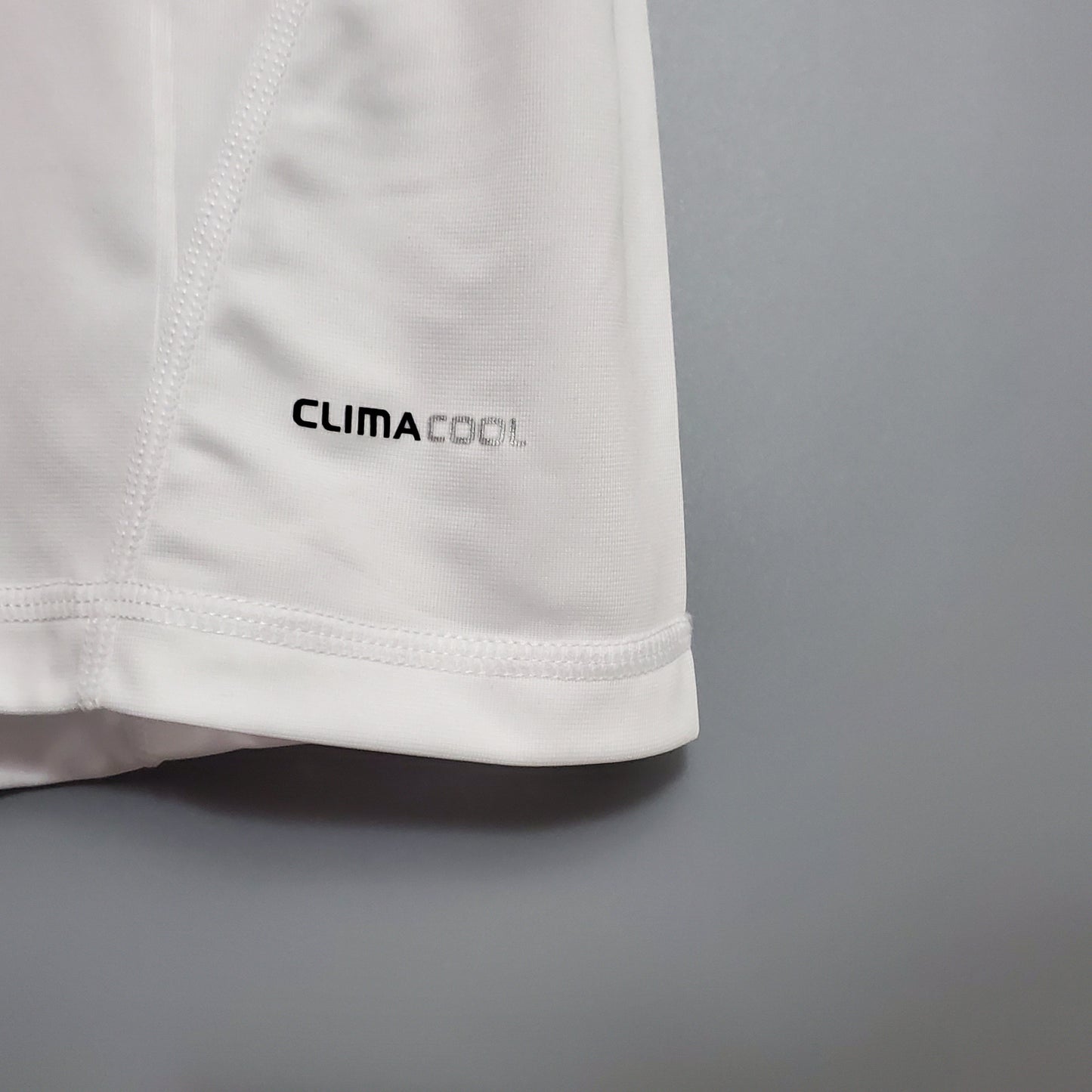 CAMISA RETRÔ REAL MADRID HOME 10/11