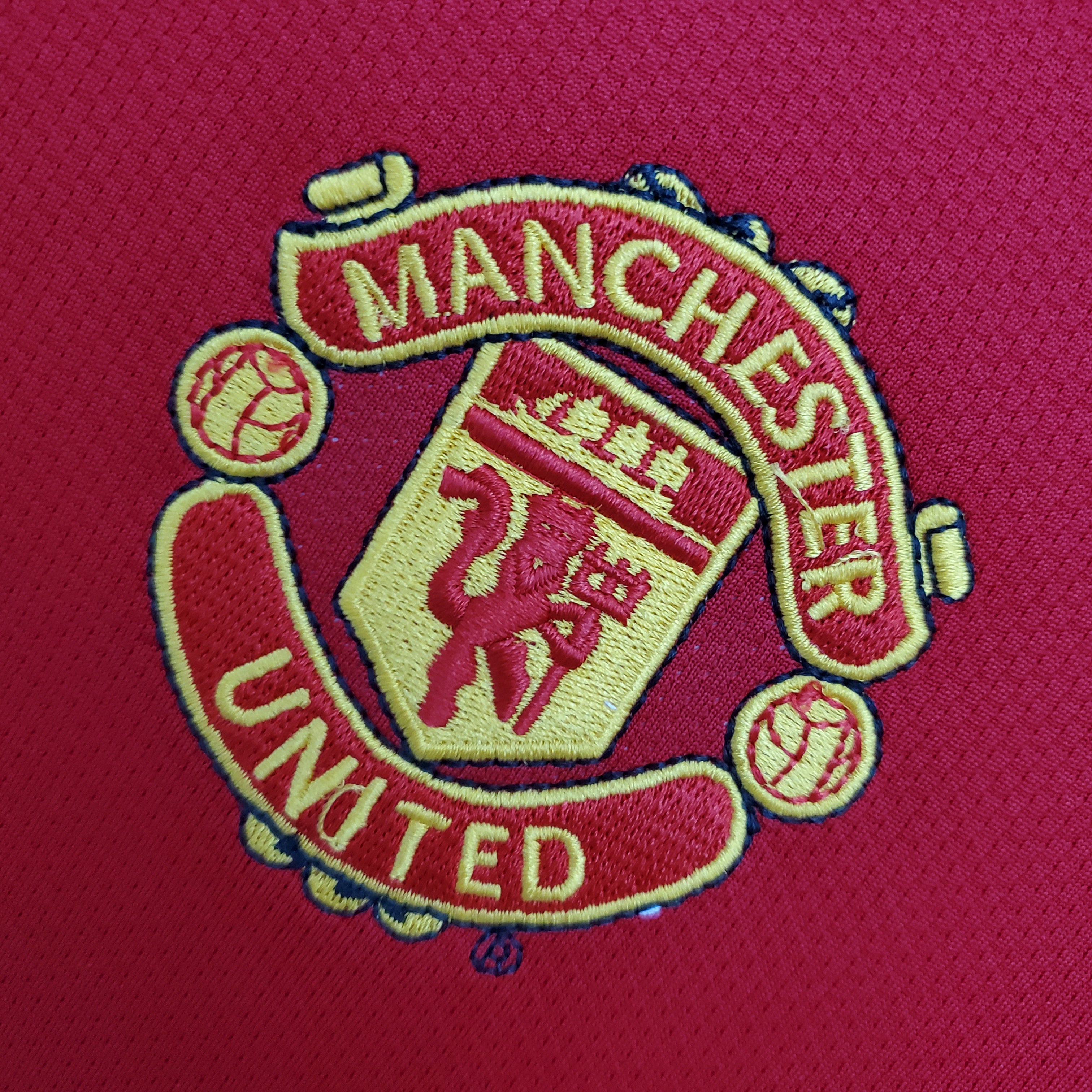 CAMISA RETRÔ MANCHESTER UNITED HOME MANGA LONGA 04/05