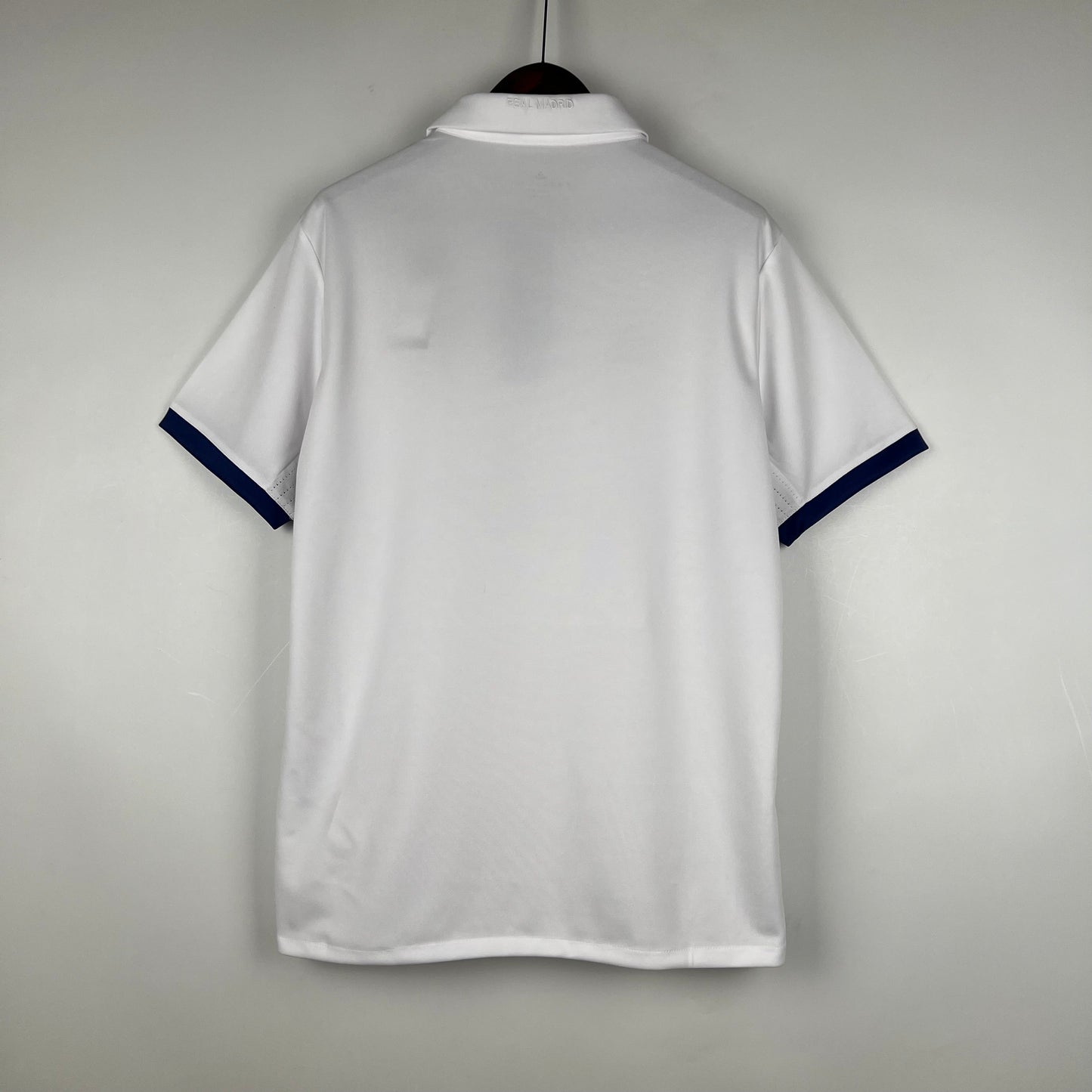CAMISA RETRÔ REAL MADRID HOME 16/17