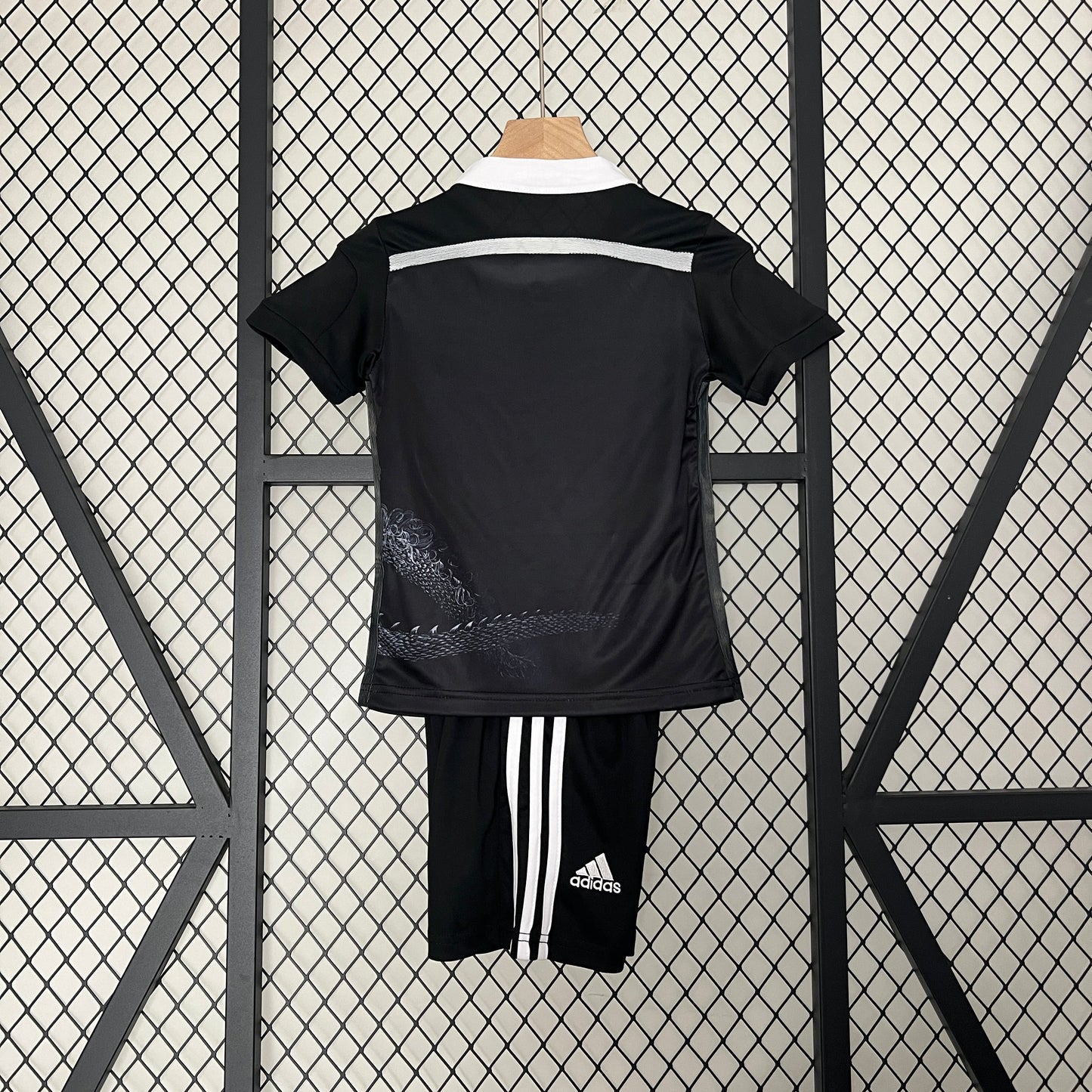 KIT INFANTIL RETRÔ REAL MADRID THIRD 14/15