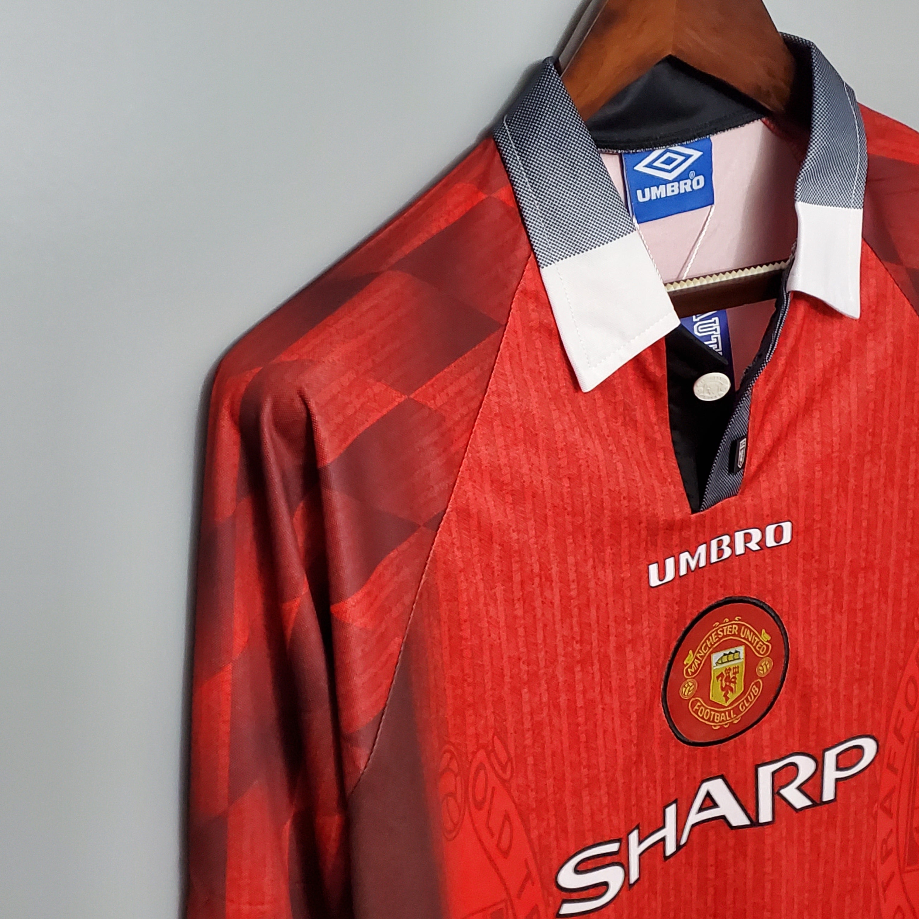 CAMISA RETRÔ MANCHESTER UNITED HOME MANGA LONGA 1996
