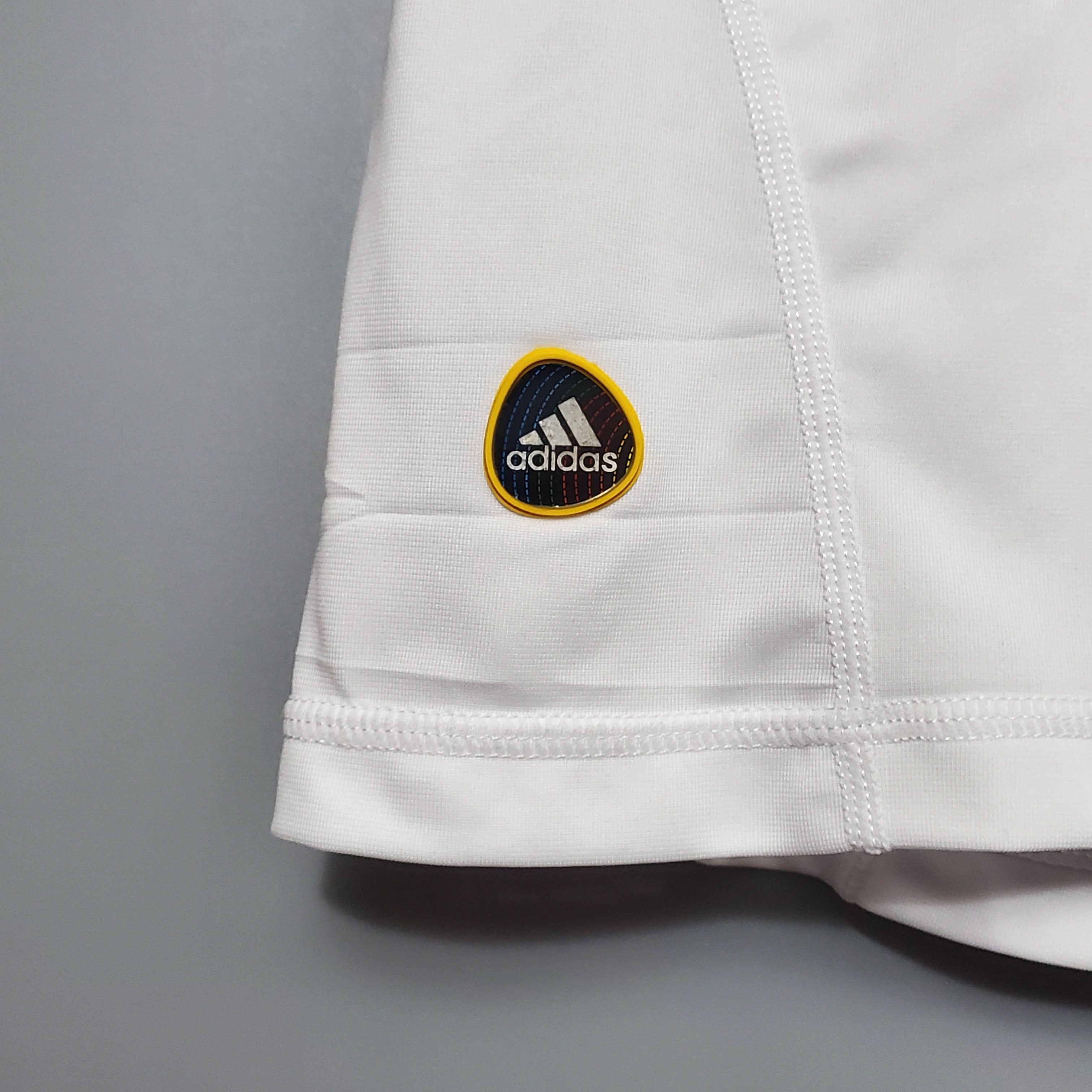 CAMISA RETRÔ REAL MADRID HOME 10/11