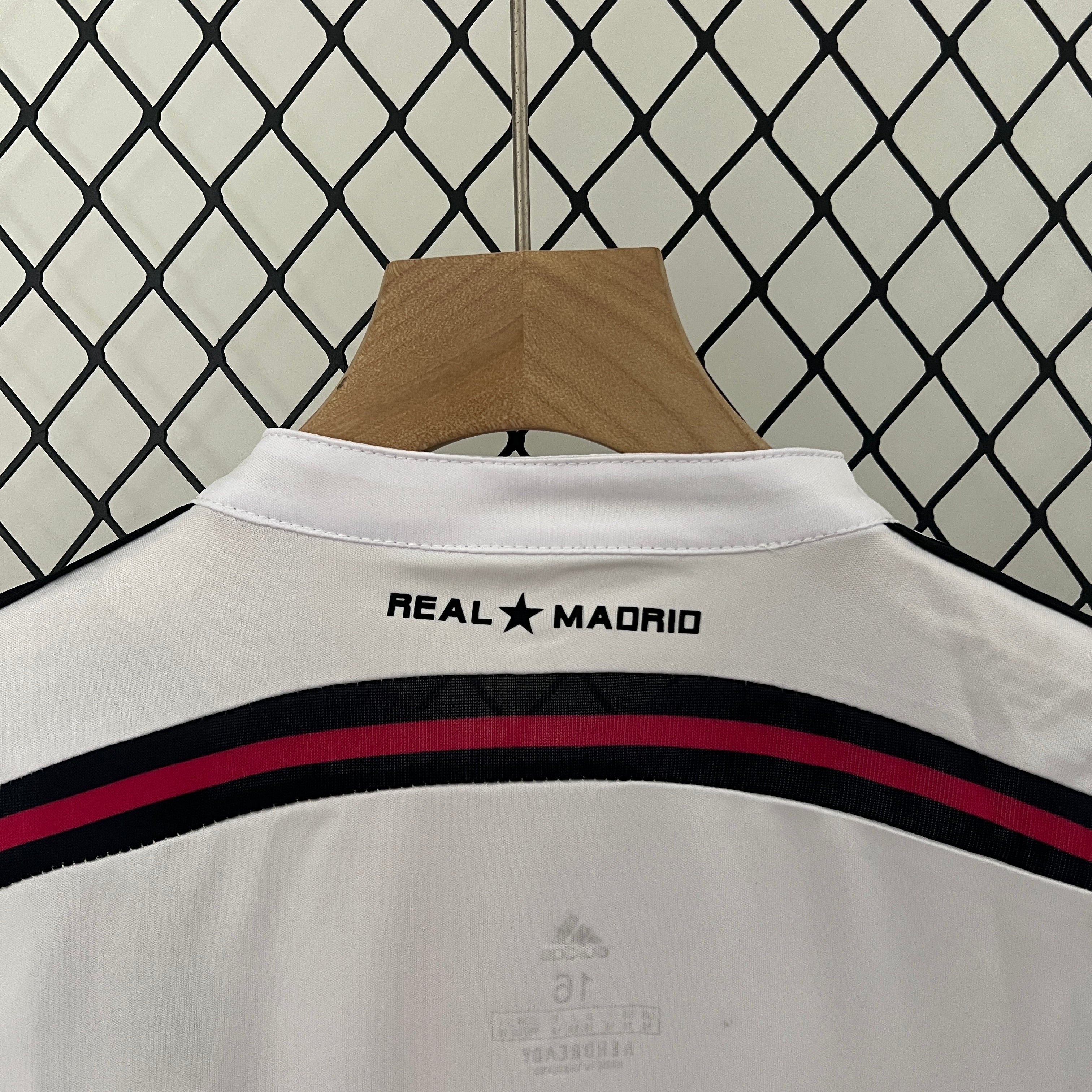 KIT INFANTIL RETRÔ REAL MADRID HOME 14/15