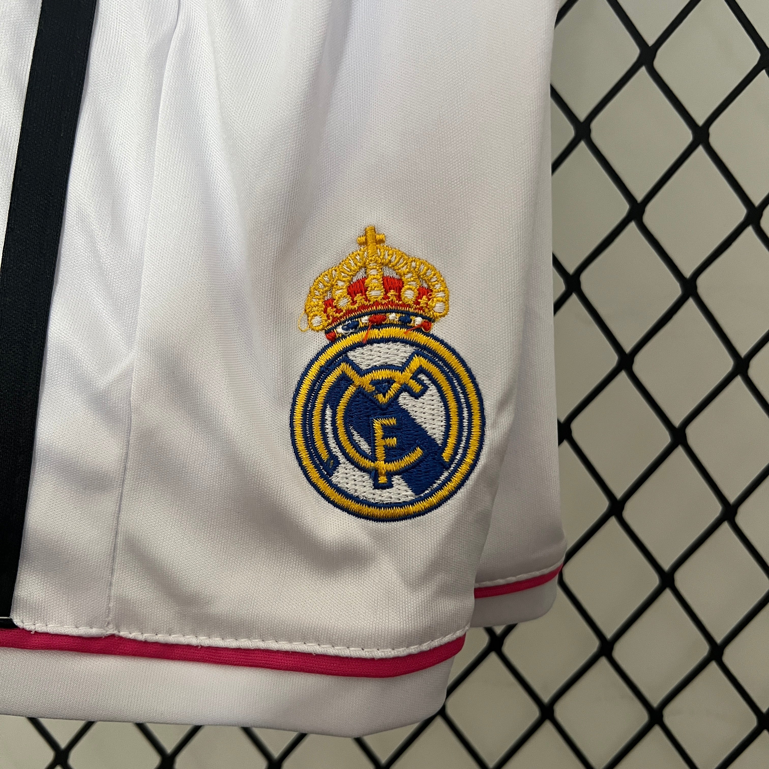 KIT INFANTIL RETRÔ REAL MADRID HOME 14/15