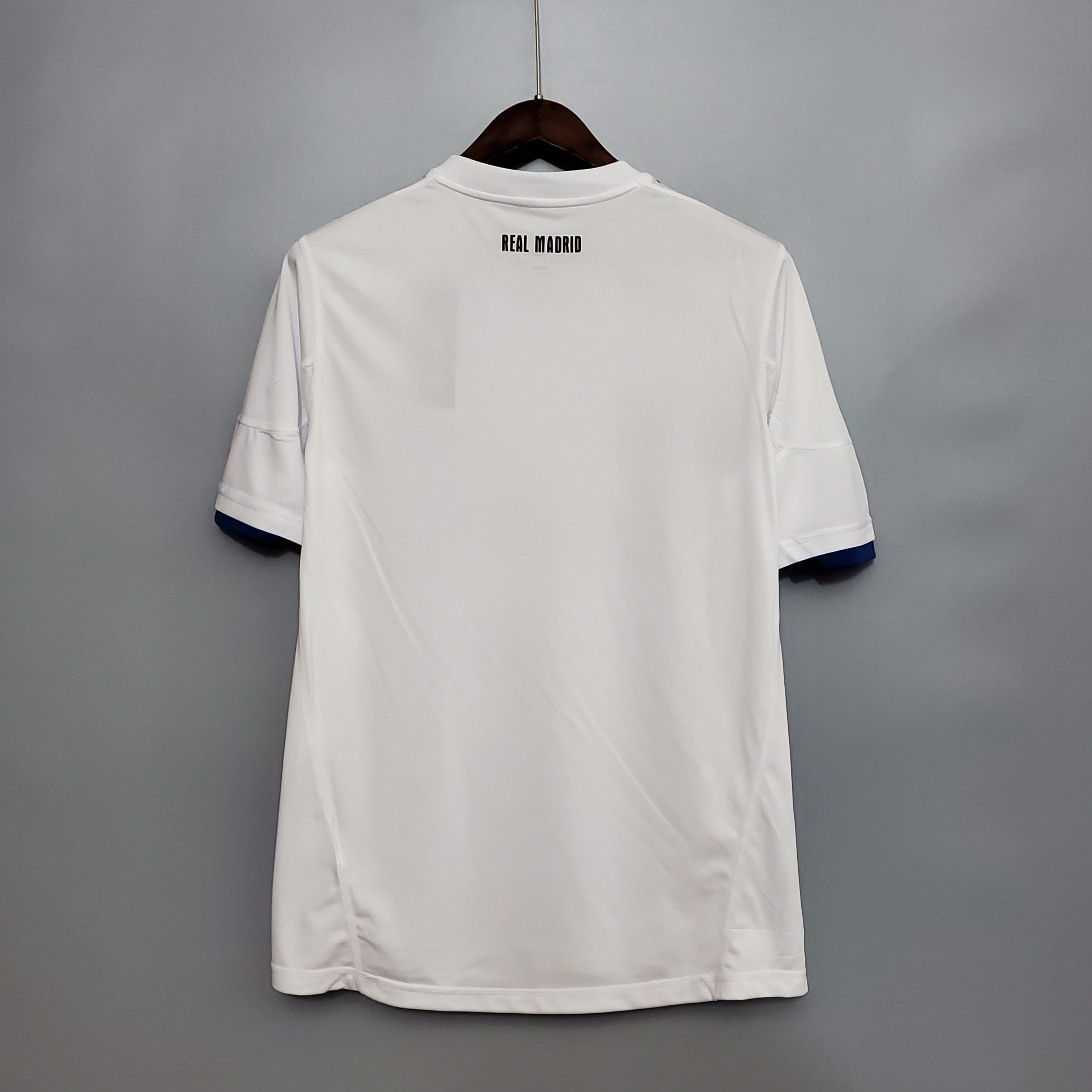 CAMISA RETRÔ REAL MADRID HOME 10/11