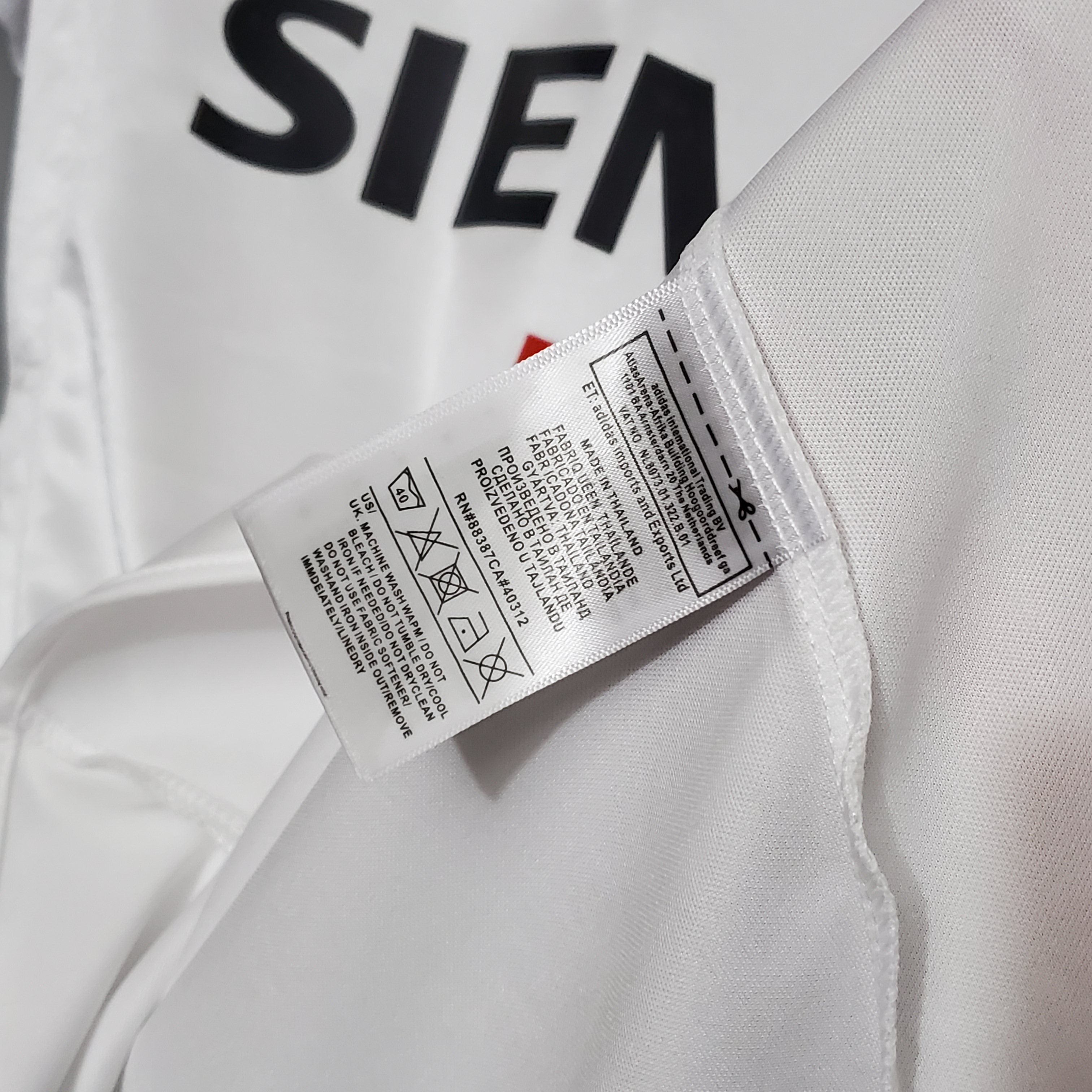 CAMISA RETRÔ REAL MADRID HOME 04/05