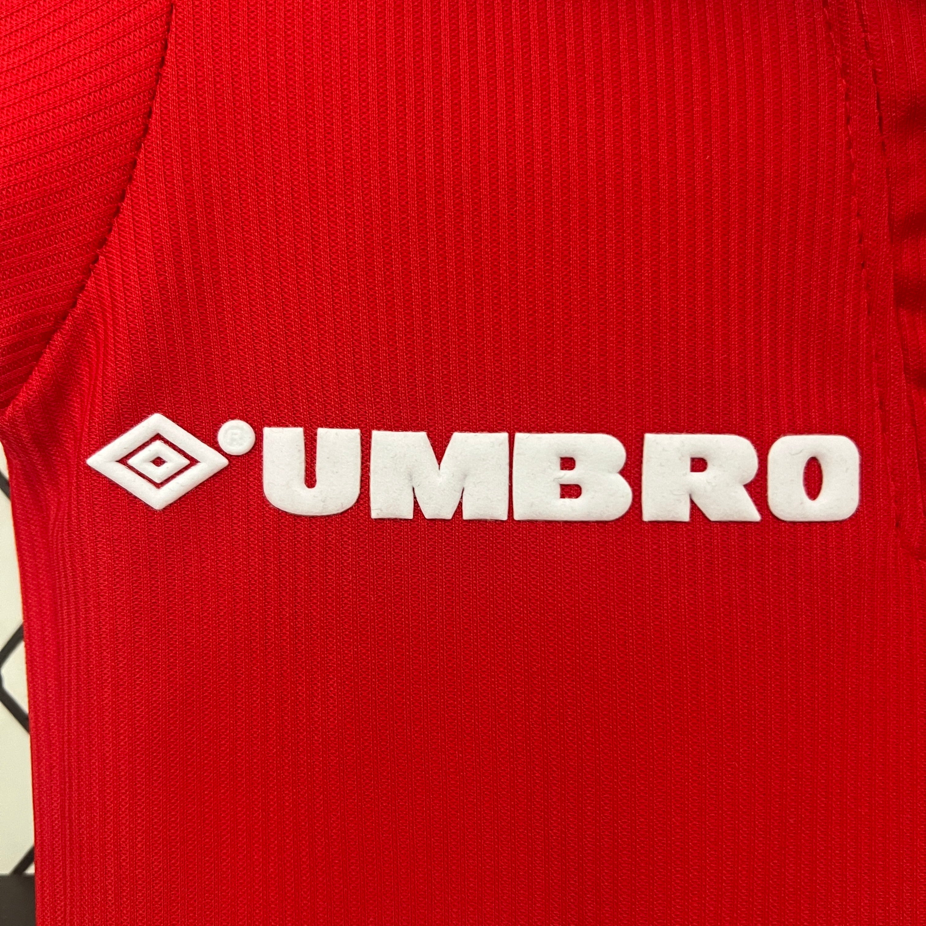 KIT INFANTIL RETRÔ MANCHESTER UNITED HOME 98/99