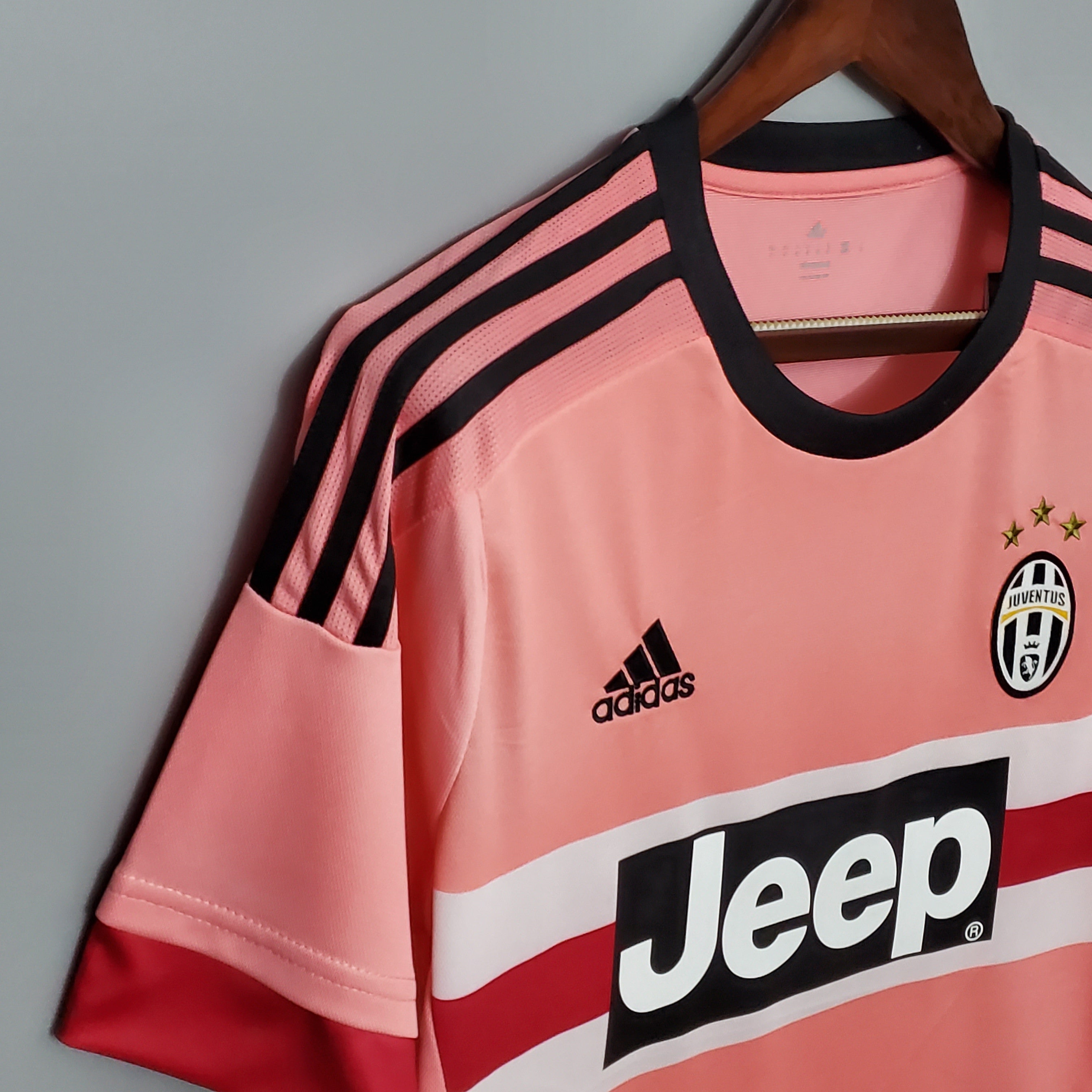 CAMISA JUVENTUS RETRÔ ROSA 2015/16