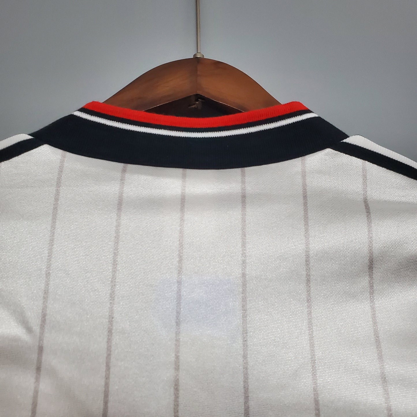 CAMISA RETRÔ MANCHESTER UNITED AWAY 1983