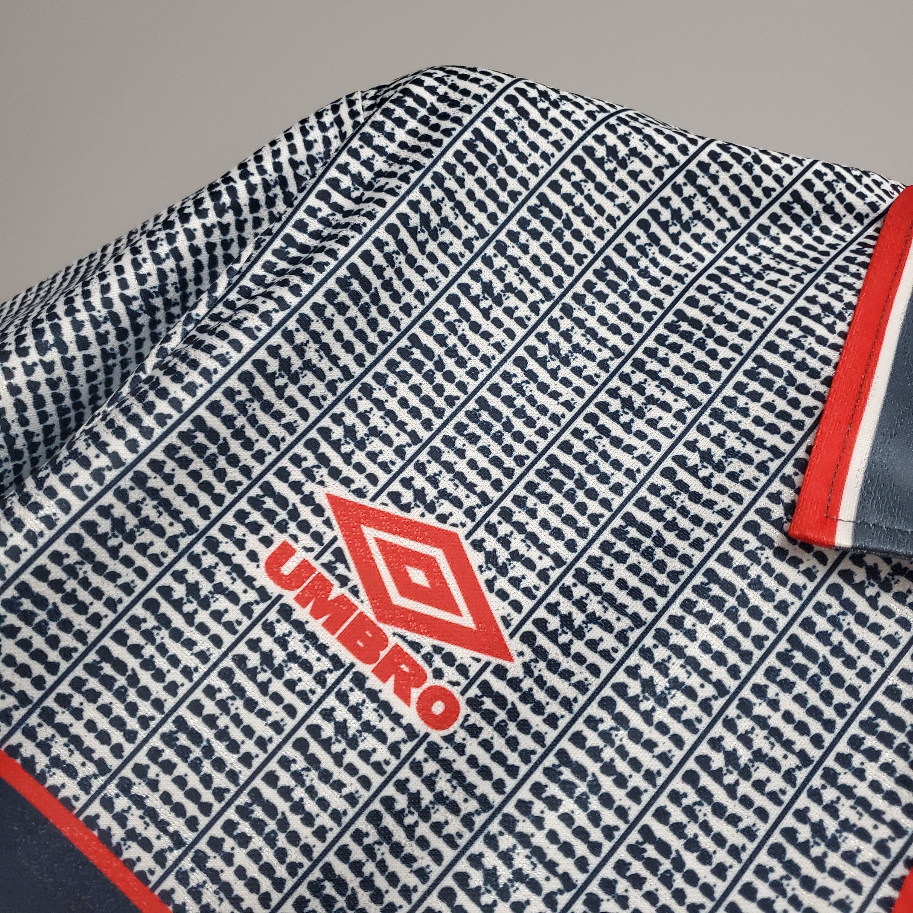 CAMISA RETRÔ MANCHESTER UNITED AWAY 95/96