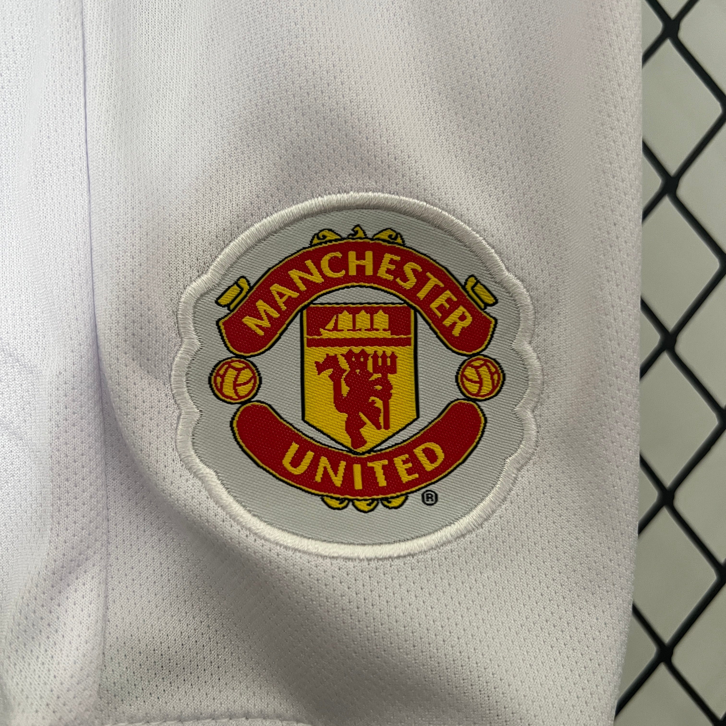 KIT INFANTIL RETRÔ MANCHESTER UNITED BLACK 08/09