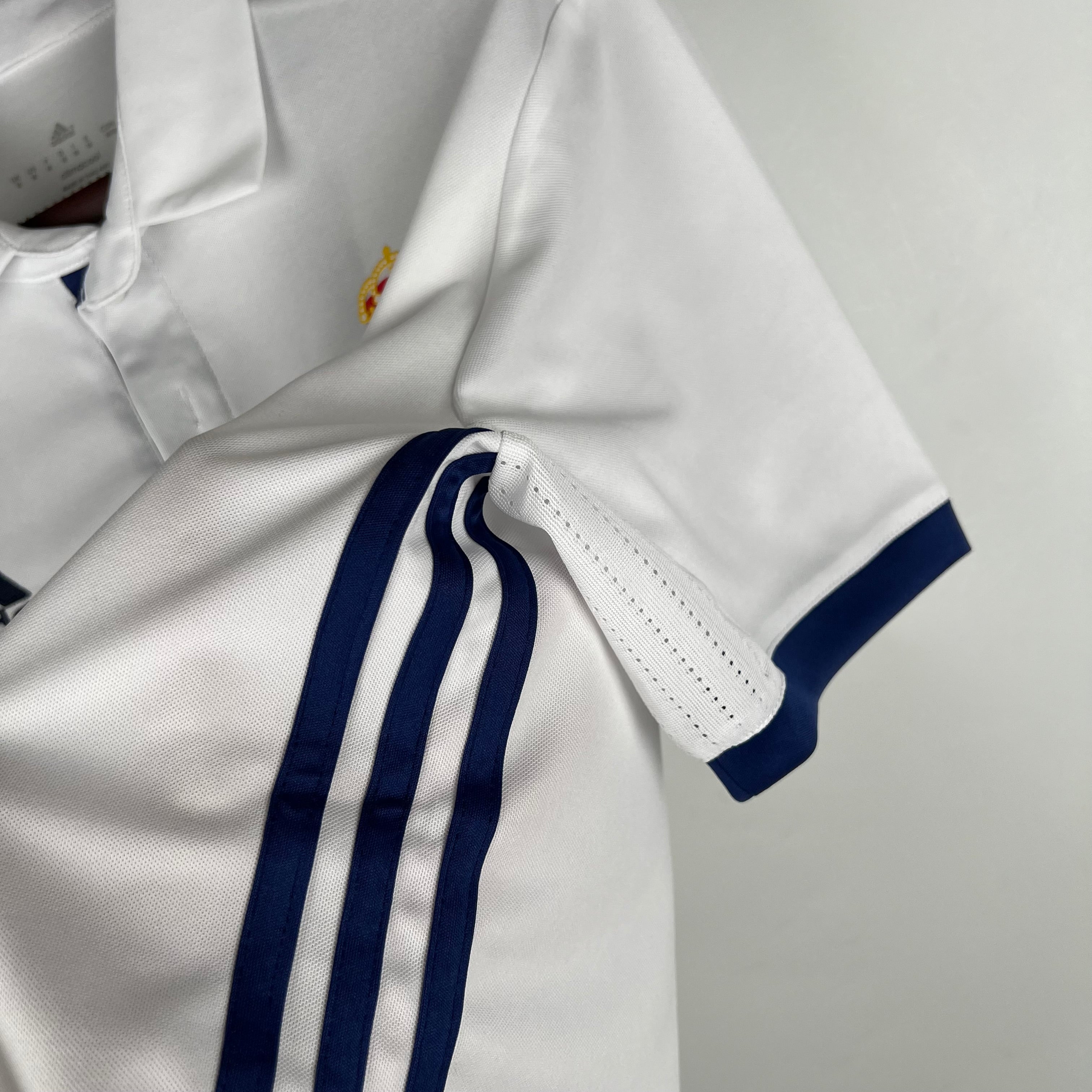 CAMISA RETRÔ REAL MADRID HOME 16/17