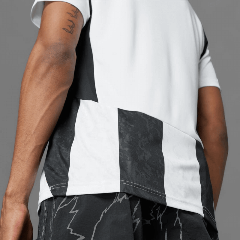 Camisa-juventus-home-1-24-25-lançamento-adidas-preta-branca-listrada-torcedor