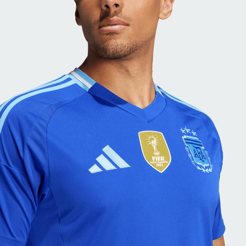 camisa_adidas_argentina_masculina_copa-america-lançamento-torcedor-azul-2024-25-away-i-messi-copaamerica